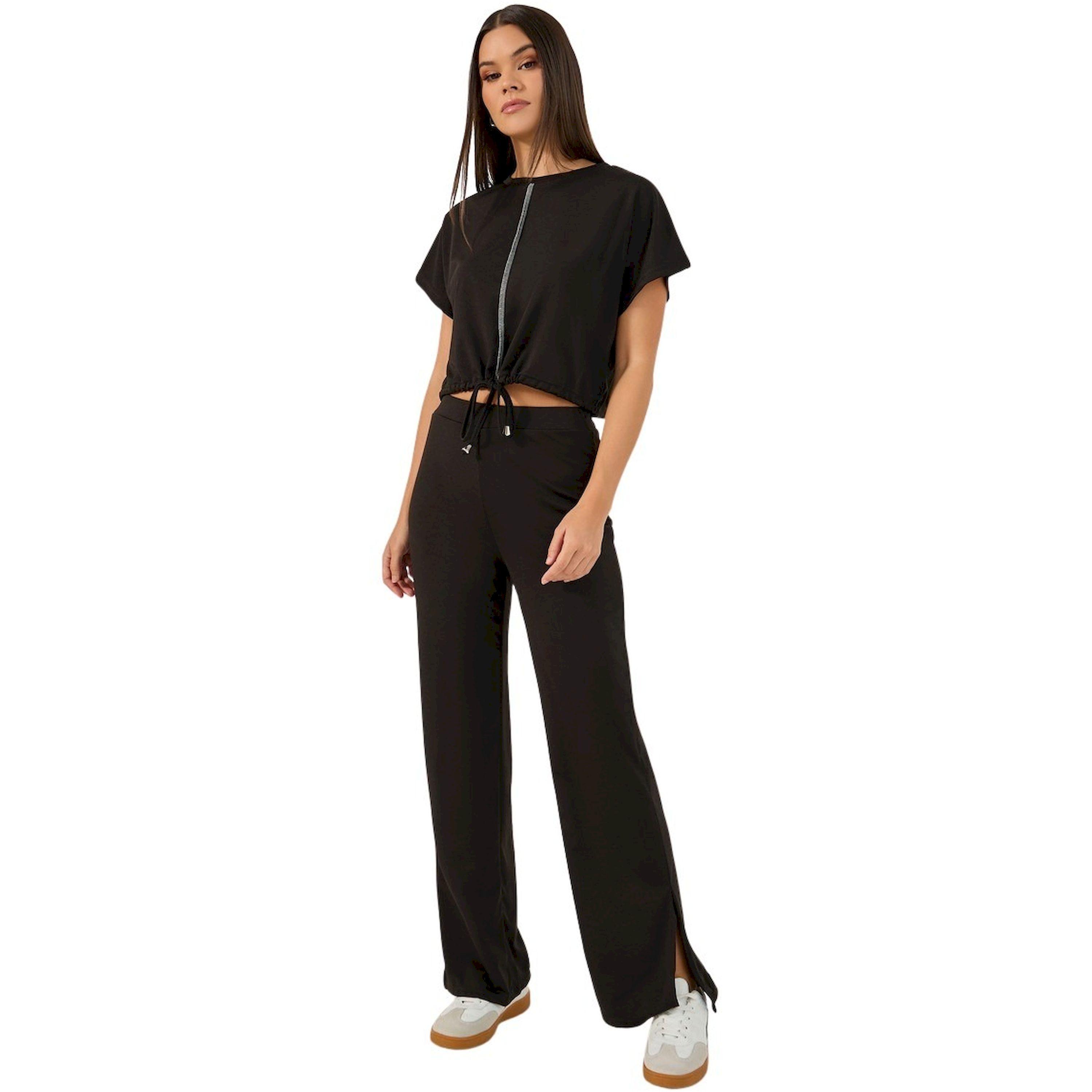 ستايلي -  طقم من توب قصير سادة وبنطال واسع الساق-women-clothing-coordsets-image-1
