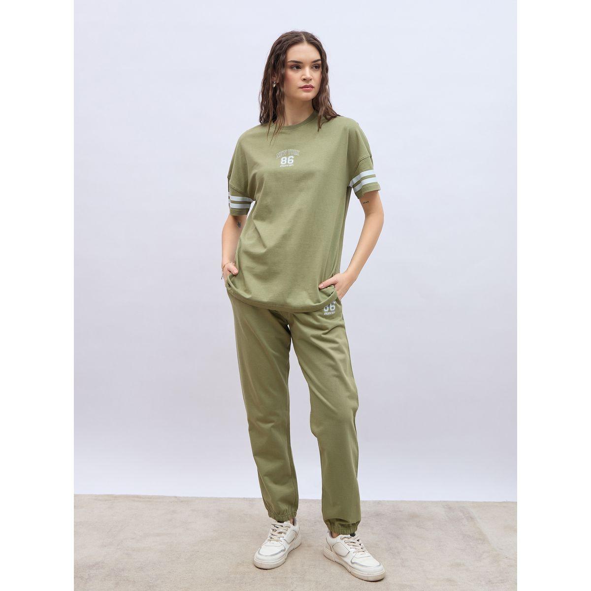 طقم منسق من جوغر وتيشيرت فضفاض-women-clothing-coordsets-image-2