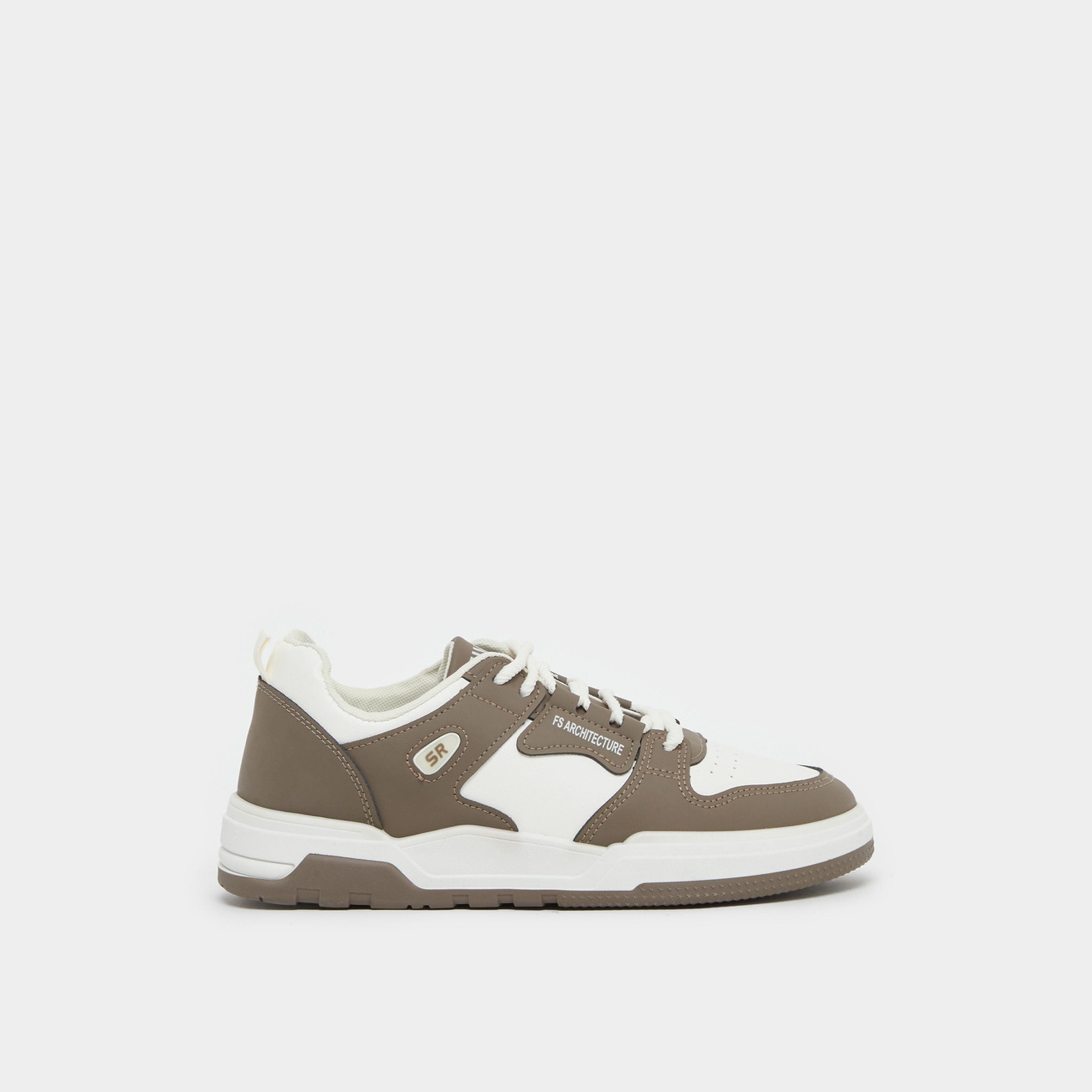 ستايلي - حذاء رياضي سكيت بورد بألوان متباينة برباط-men-shoes-sneakers-image-1