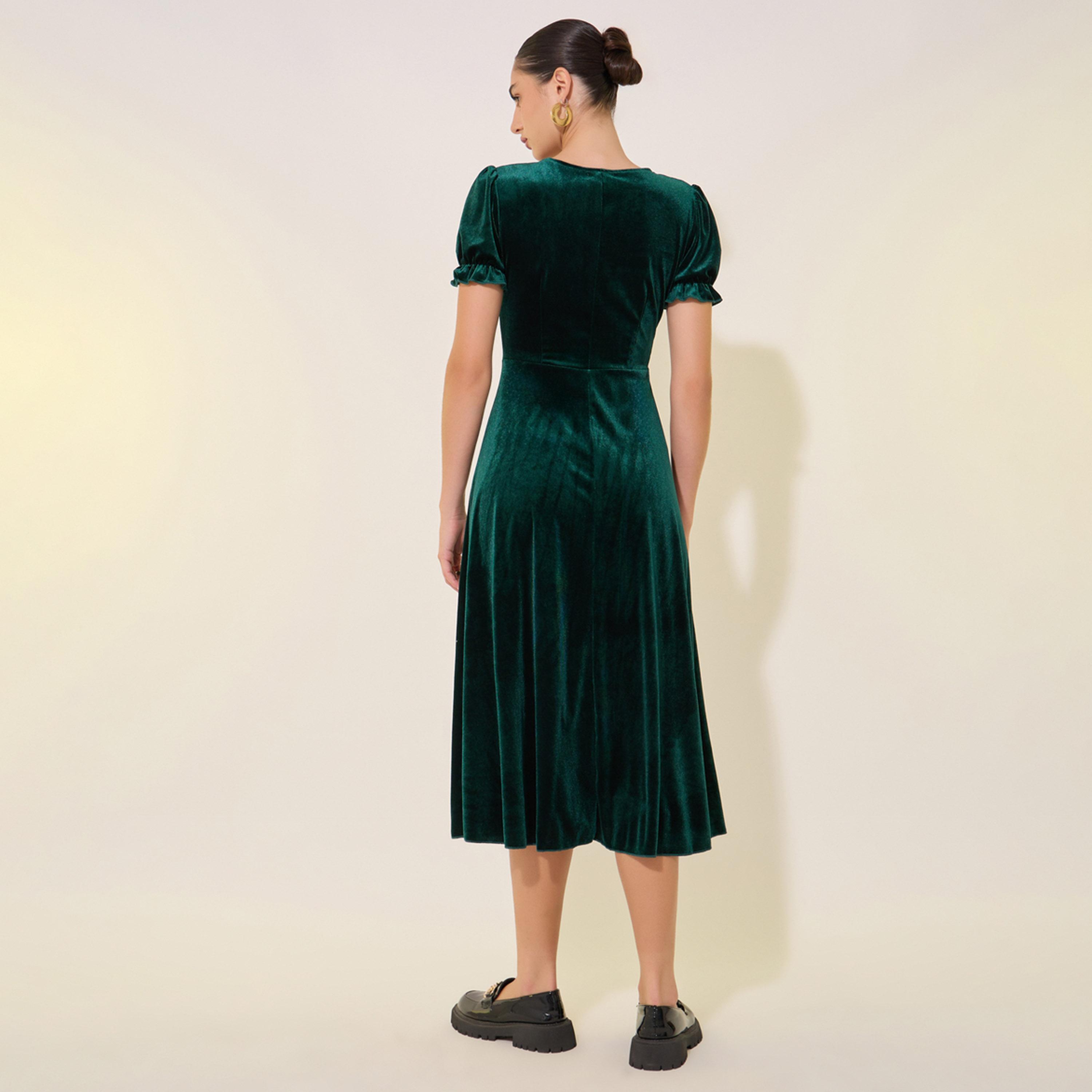 ستايلي - فستان سادة متوسط الطول بمظهر مخملي ورقبة على شكل V وفيونكة-women-clothing-dresses-image-5