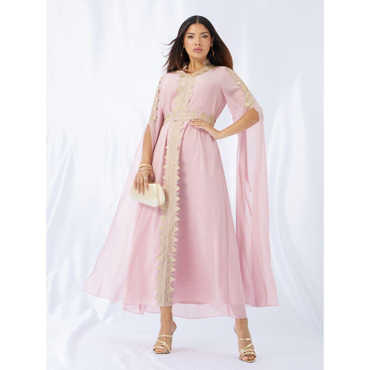 قفطان بتفاصيل دانتيل وأكمام بشق-women-arabicclothing-kaftan-image-1