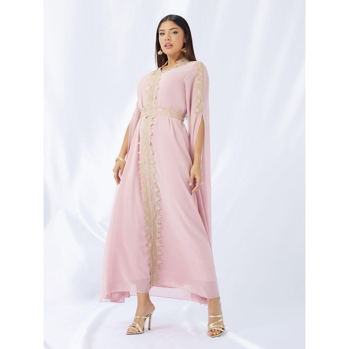 قفطان بتفاصيل دانتيل وأكمام بشق-women-arabicclothing-kaftan-image-3