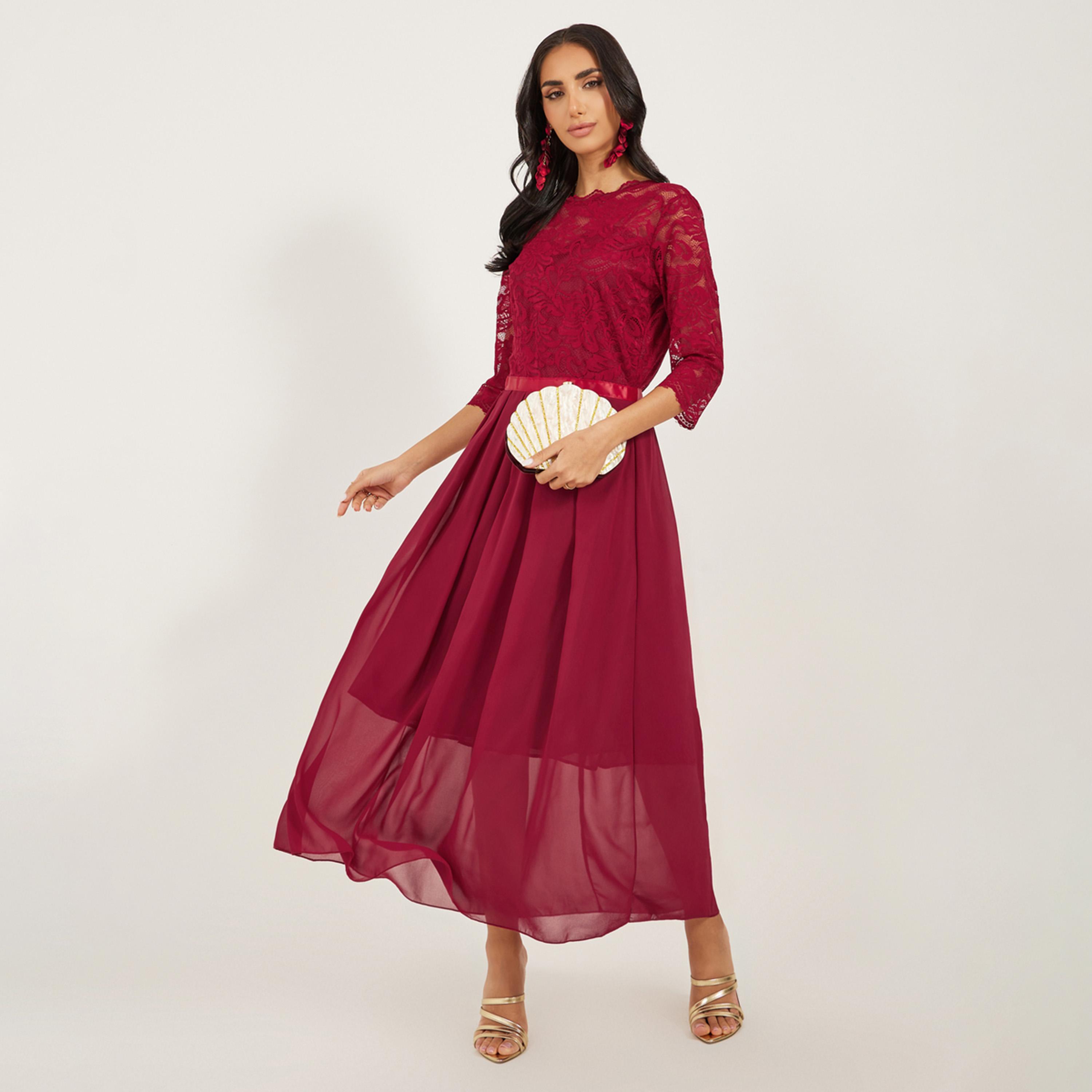 ستايلي-  فستان ماكسي أنيق من الشيفون بقصّة رقبة مستديرة وتطريز زهور-women-clothing-dresses-image-1
