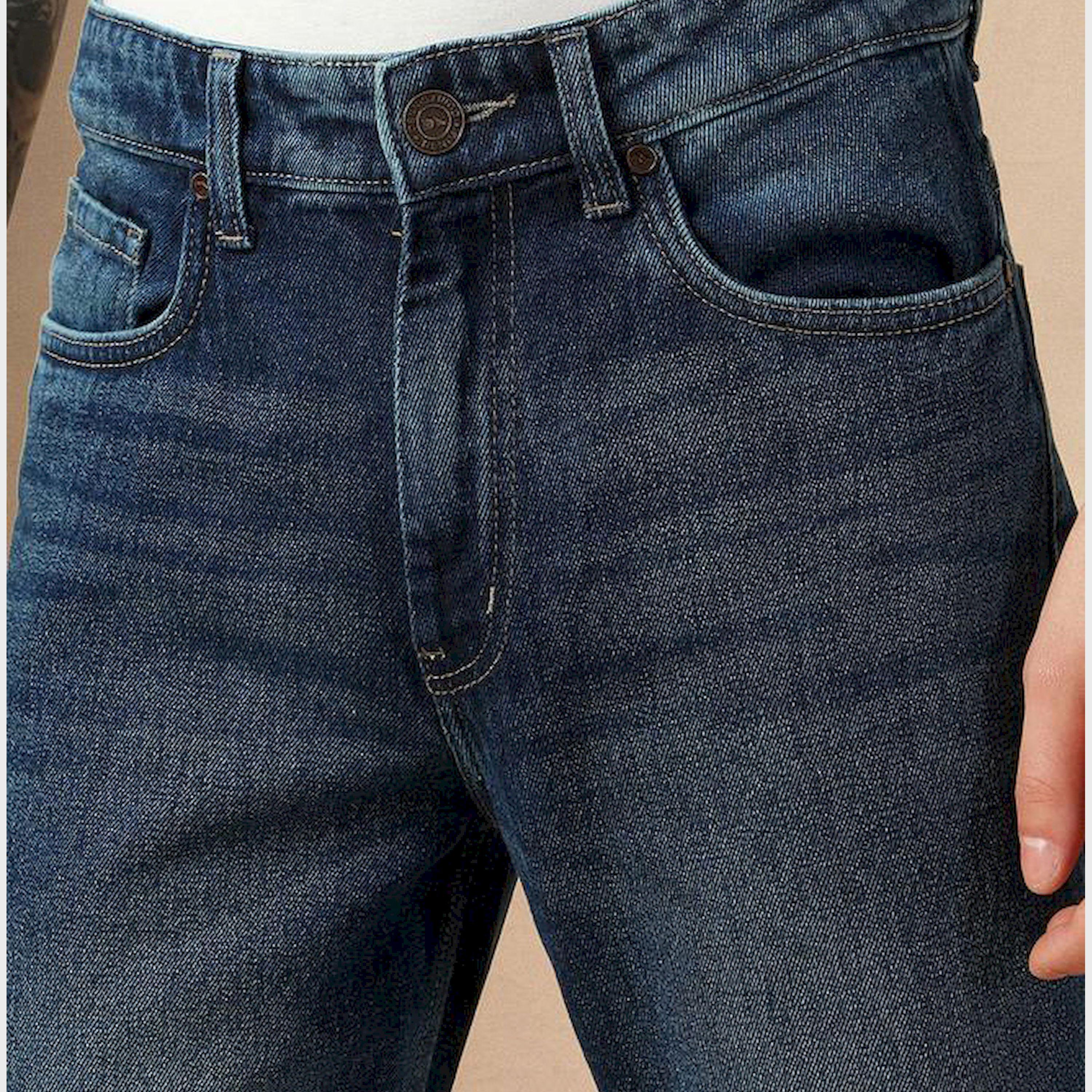 دينيس لينغو × ستايلي - بنطال جينز بخصر متوسط الارتفاع بقصّة مستقيمة وباهت-men-clothing-bottoms-jeans-image-4
