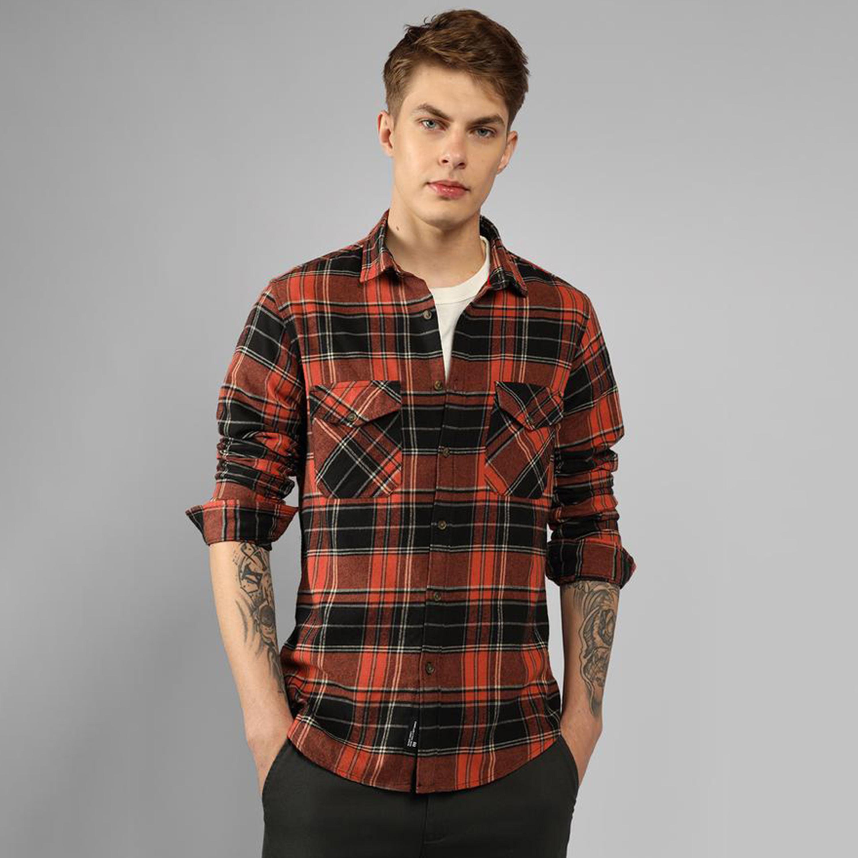 دينيس لينغو × ستايلي - قميص مربعات بقصة مريحة وياقة واسعة-men-clothing-shirts-image-6