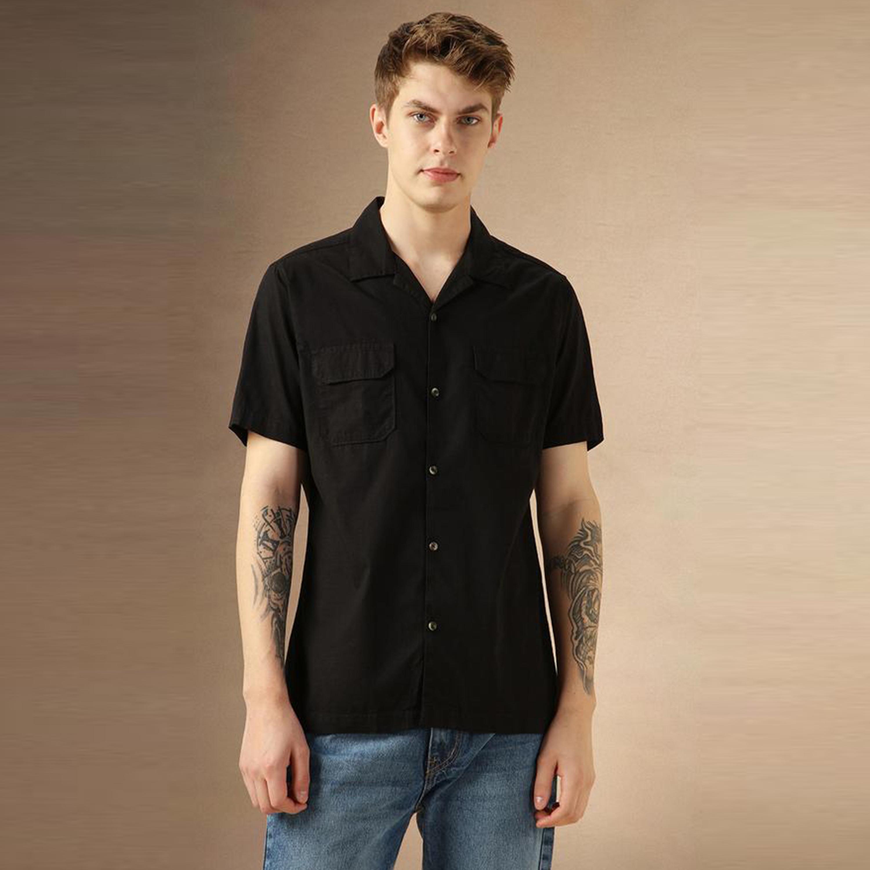 دينيس لينغو × ستايلي - قميص سادة بقصة مريحة بياقة واسعة مع جيب-men-clothing-shirts-image-6