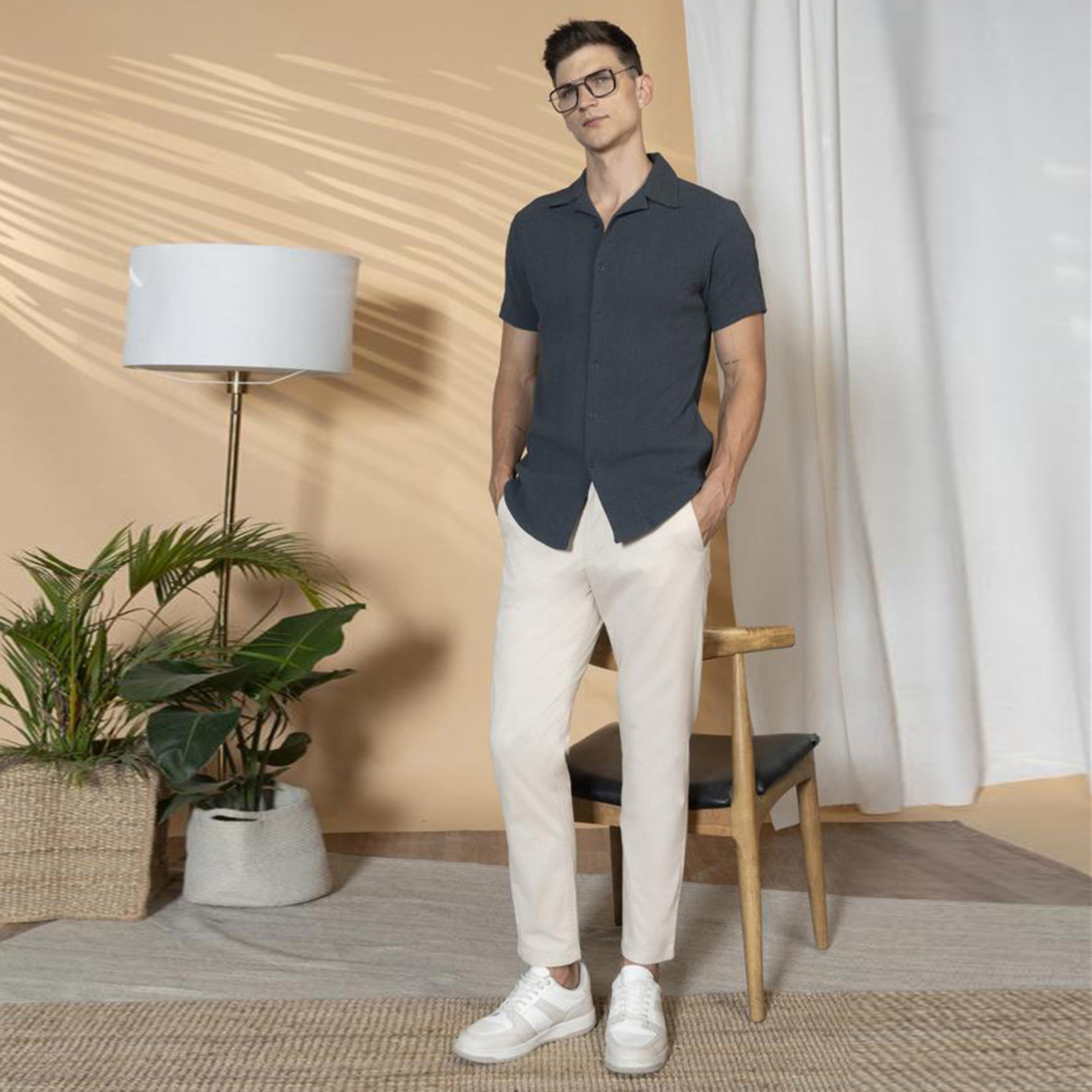 دينيس لينغو × ستايلي - قميص سادة بقصة مريحة بياقة واسعة-men-clothing-shirts-image-5