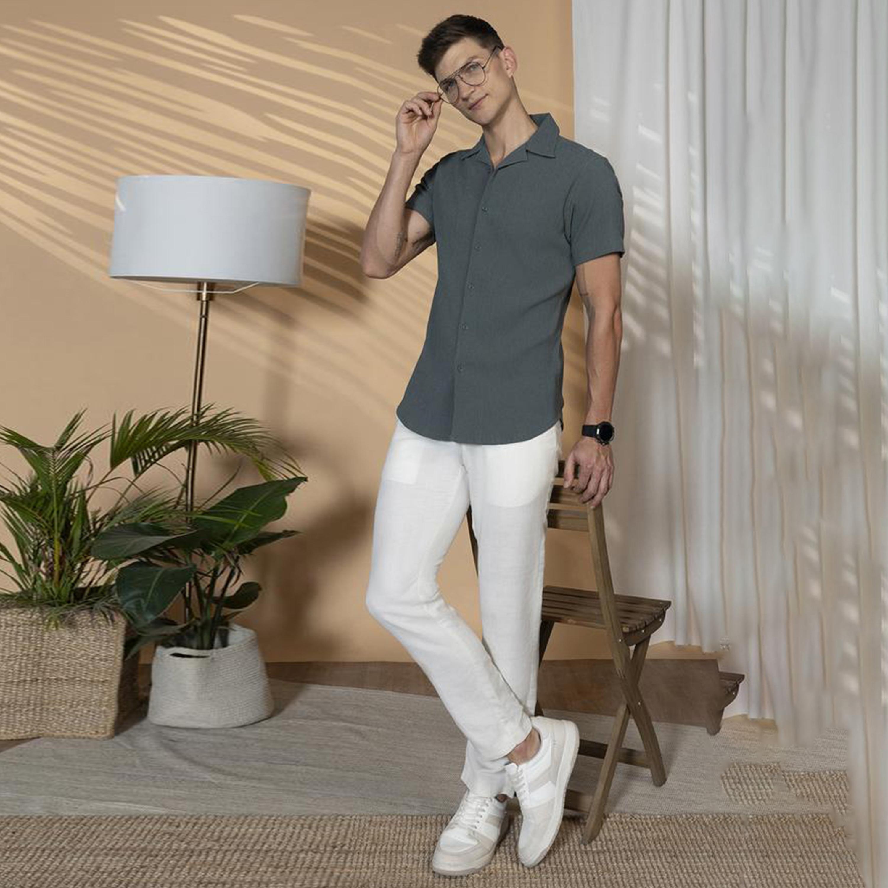 دينيس لينغو × ستايلي - قميص سادة بقصة مريحة بياقة واسعة-men-clothing-shirts-image-6