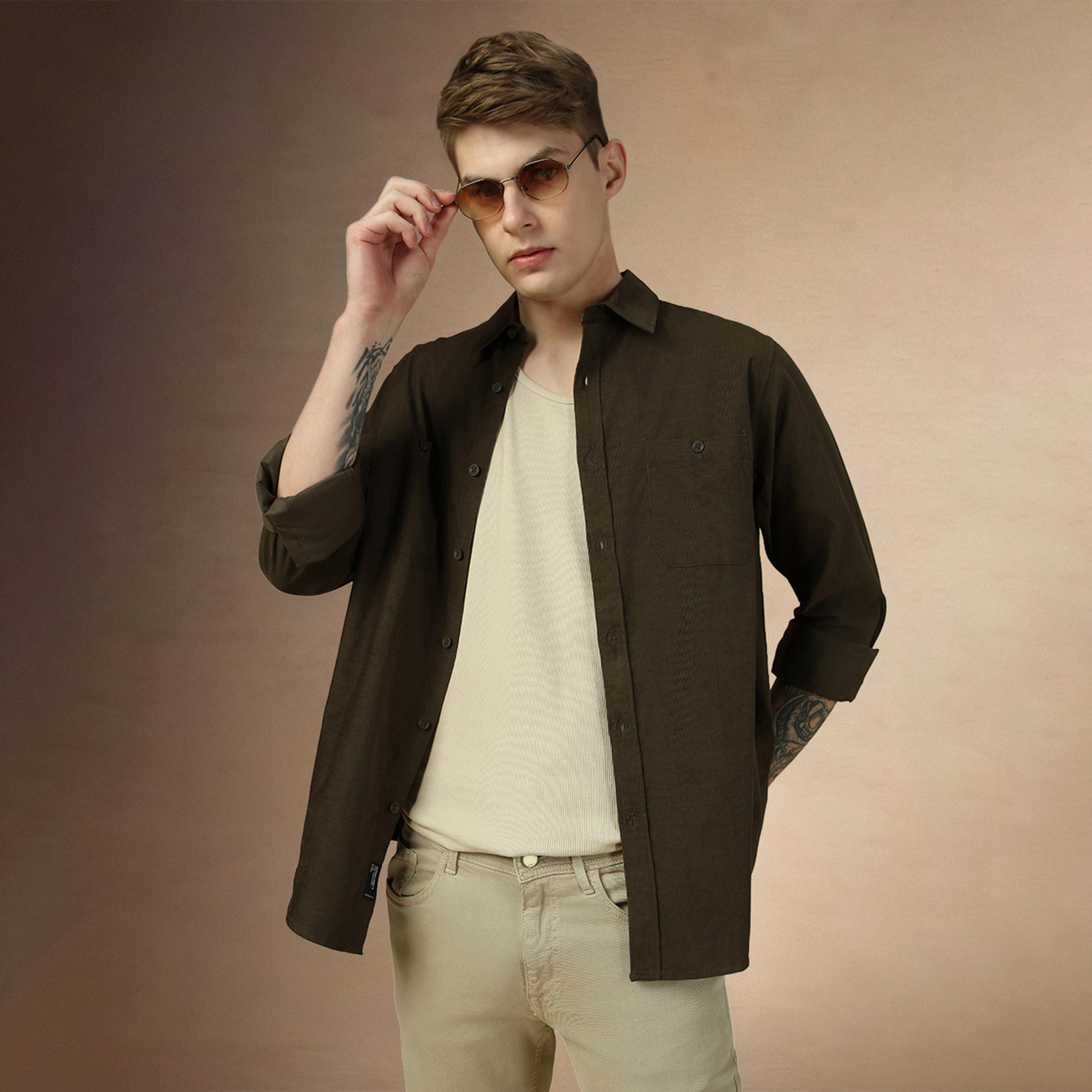دينيس لينغو × ستايلي - قميص سادة بقصة مريحة بياقة واسعة مع جيب-men-clothing-shirts-image-1
