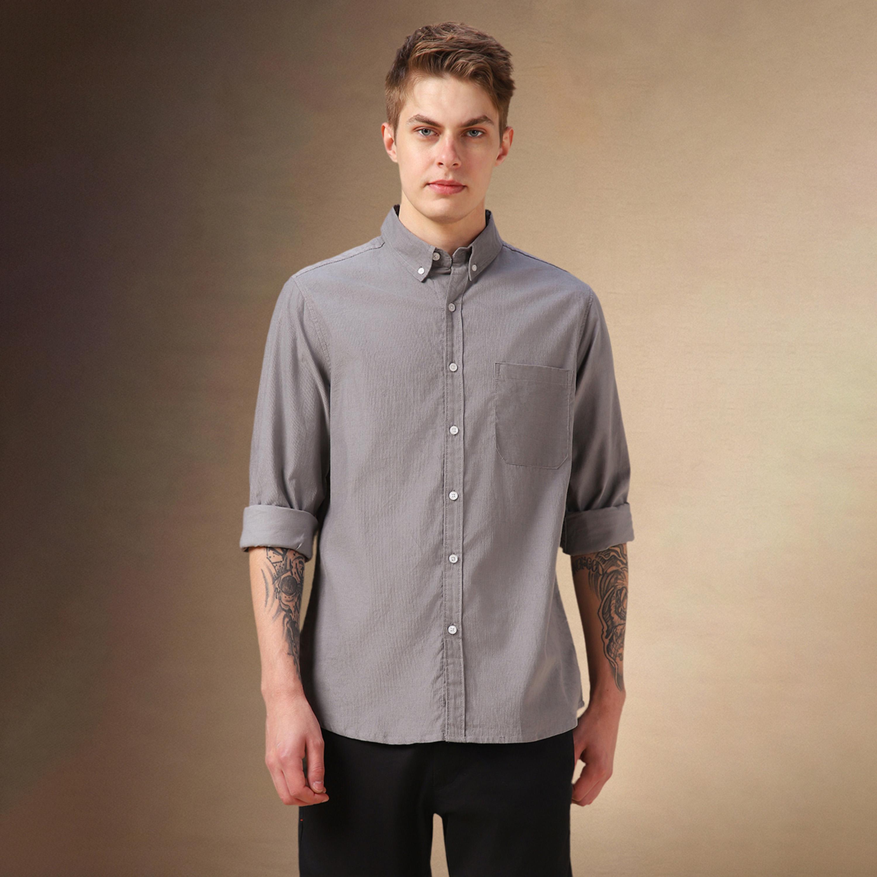 دينيس لينغو × ستايلي - قميص سادة بقصة مريحة بياقة واسعة مع جيب-men-clothing-shirts-image-6