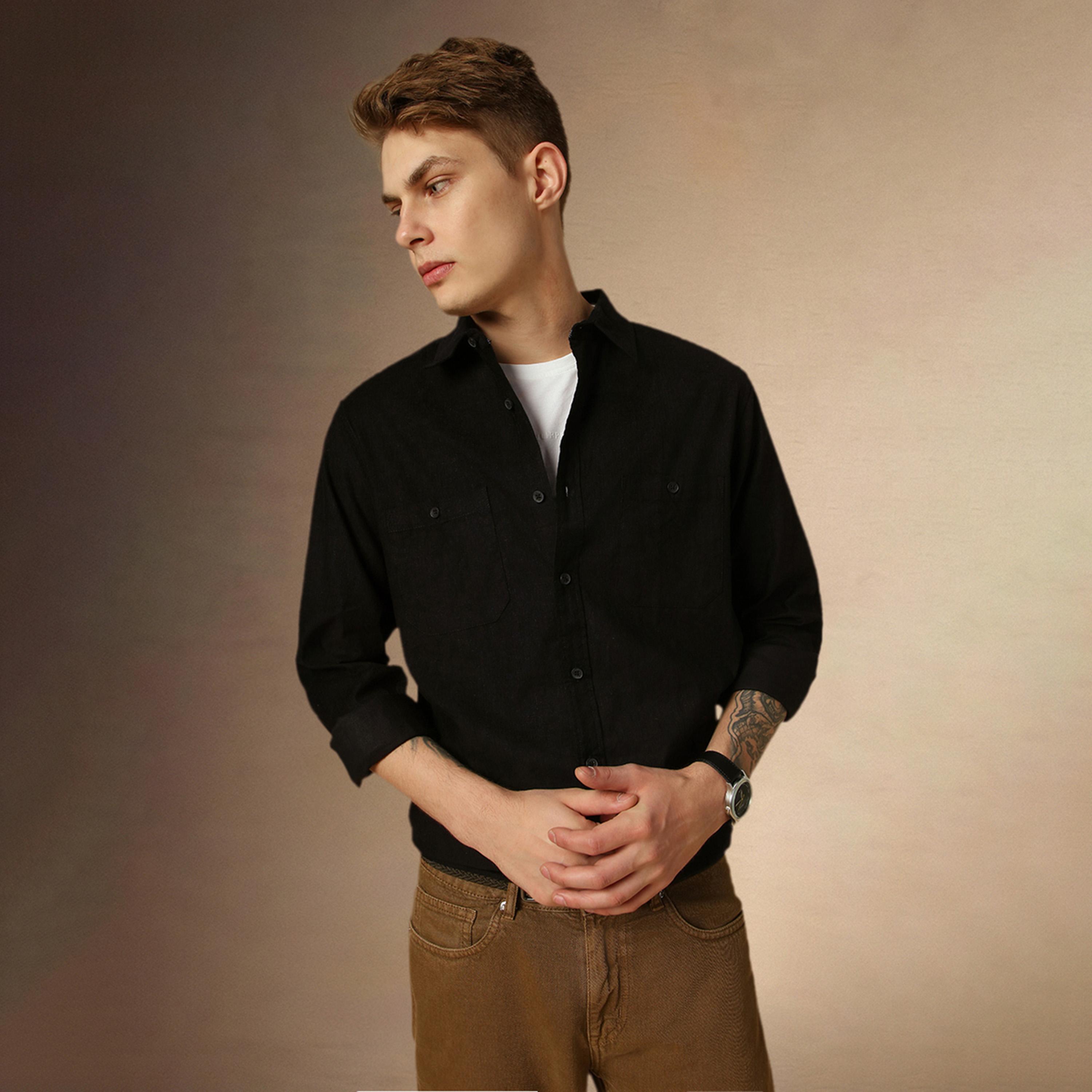 دينيس لينغو × ستايلي - قميص سادة بقصة مريحة بياقة واسعة-men-clothing-shirts-image-1