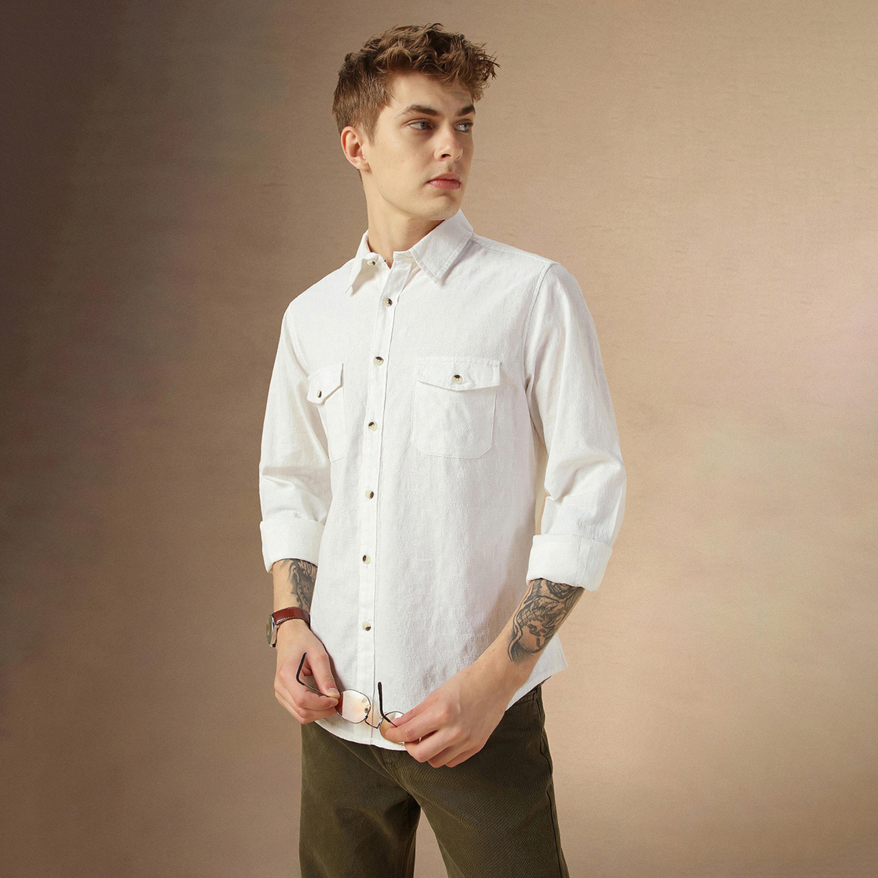 دينيس لينغو × ستايلي - قميص سادة بقصة مريحة بياقة واسعة مع جيوب-men-clothing-shirts-image-1