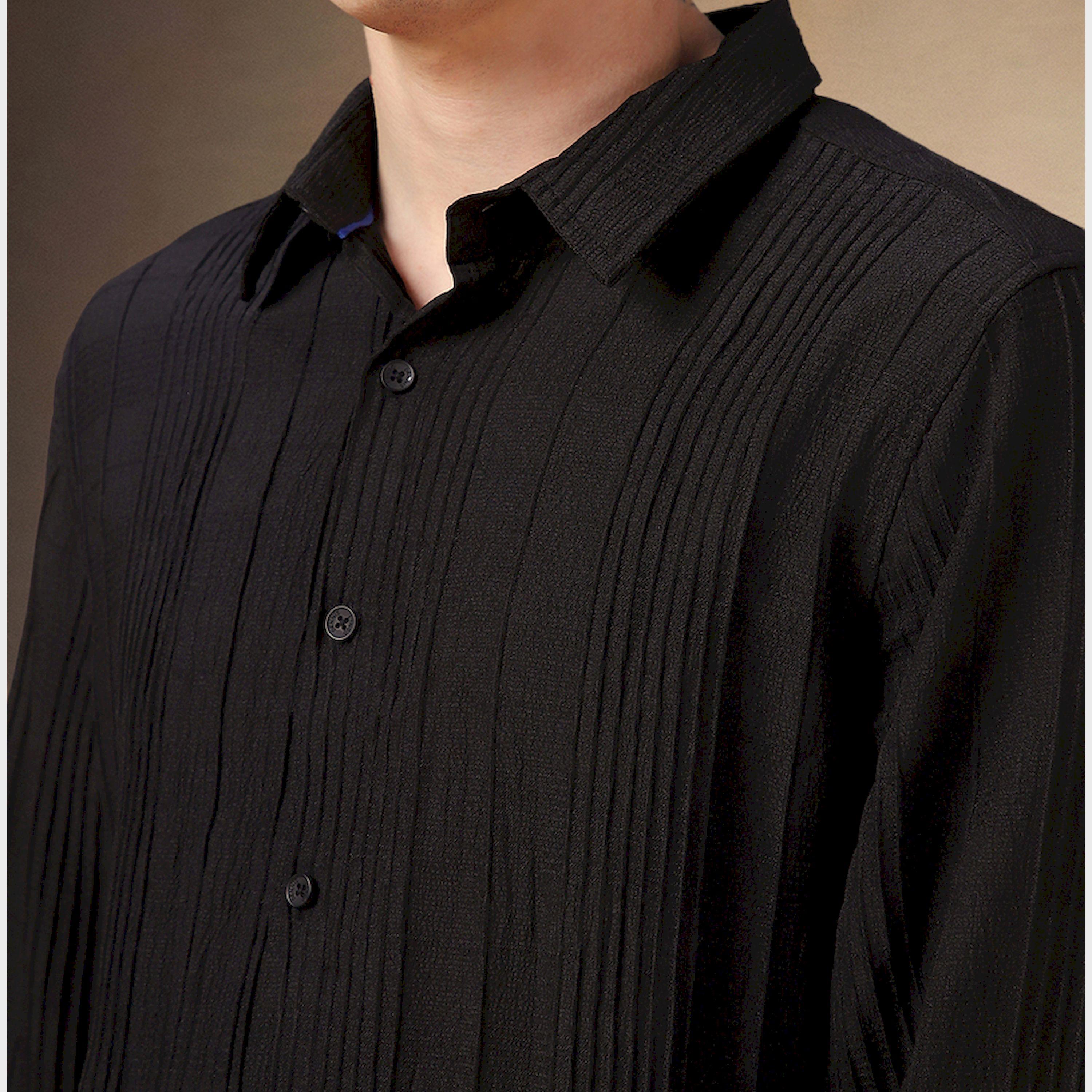 دينيس لينغو × ستايلي - قميص بقصّة عادية وياقة منسدلة ومزخرف بتفاصيل ثنيات-men-clothing-shirts-image-4