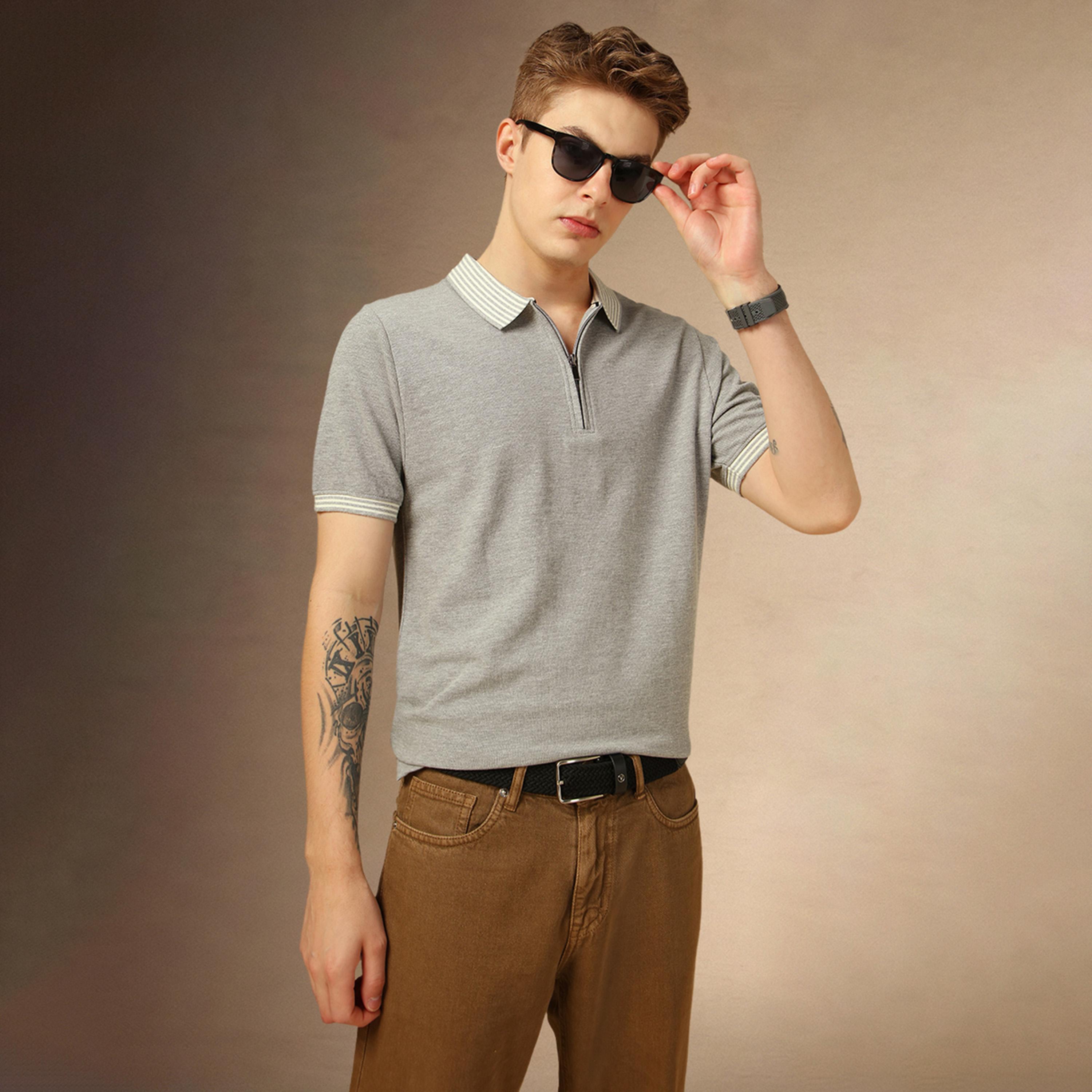دينيس لينغو × ستايلي - تي شيرت بولو بقصّة عادية مع تفاصيل سحاب-men-clothing-tshirtsandpolos-tshirts-image-1