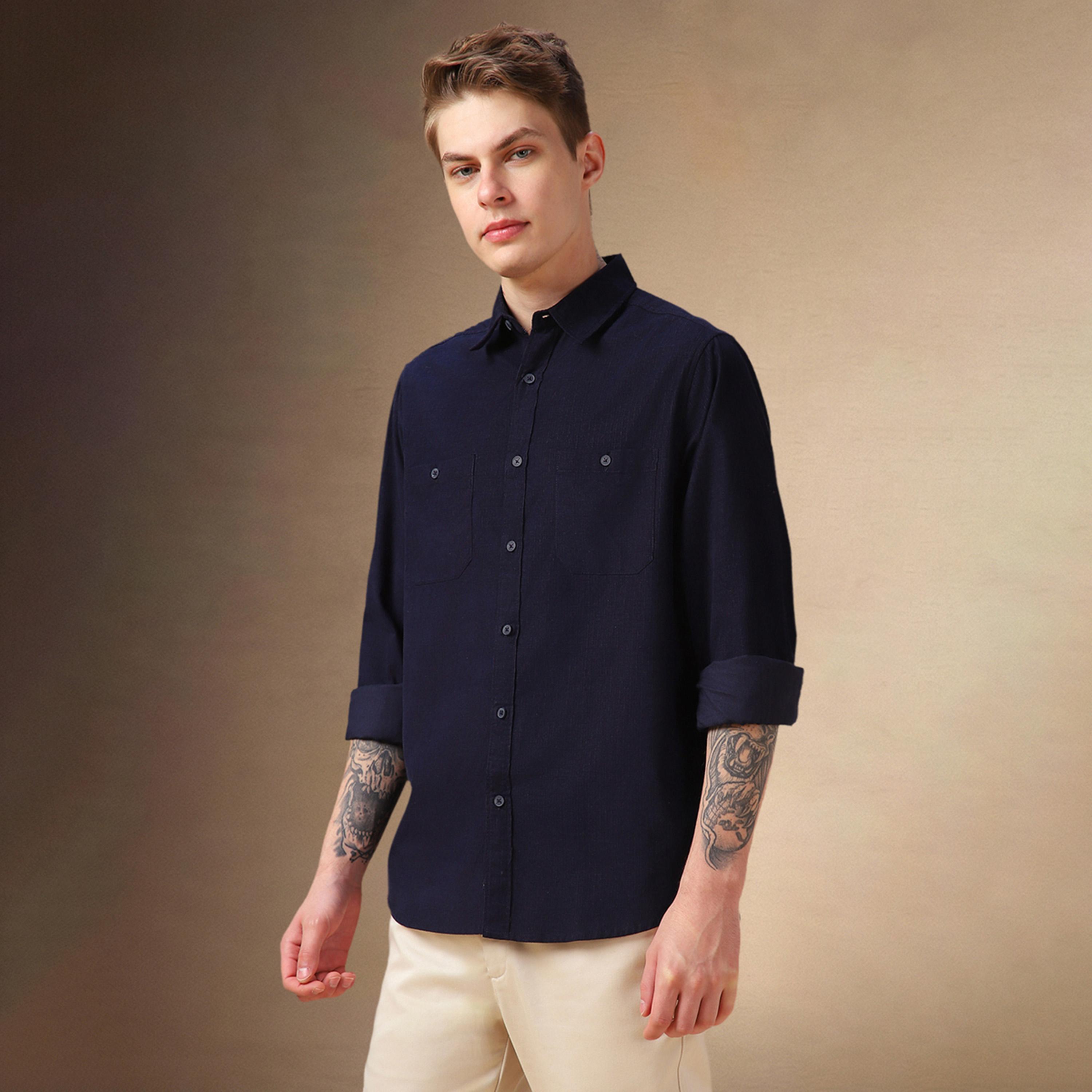 دينيس لينغو × ستايلي - قميص سادة بقصة مريحة بياقة واسعة وحافة منحنية-men-clothing-shirts-image-2