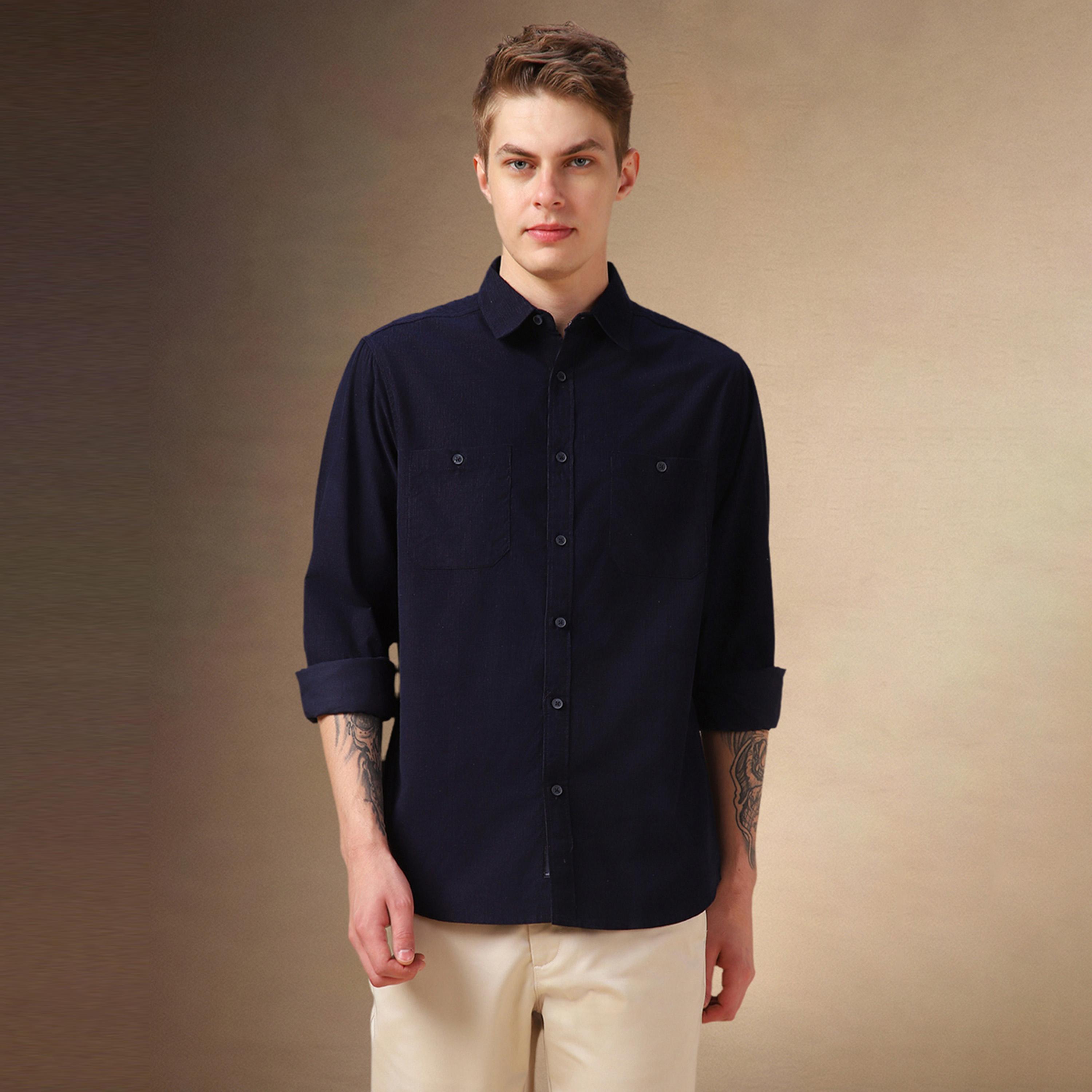 دينيس لينغو × ستايلي - قميص سادة بقصة مريحة بياقة واسعة وحافة منحنية-men-clothing-shirts-image-6