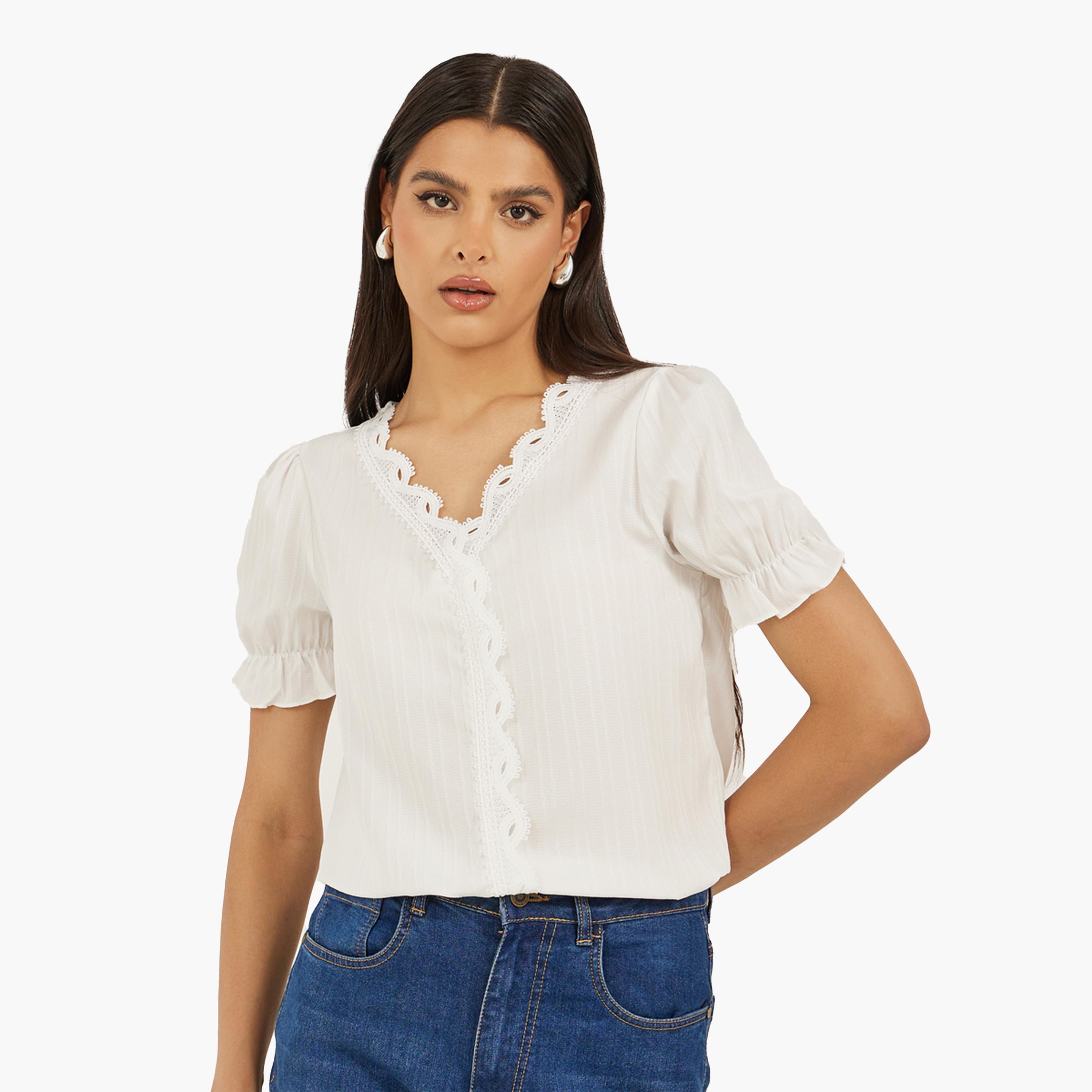 ستايلي - بلوزة بيضاء سادة مزينة بالدانتيل-women-clothing-shirtsandblouses-blouses-image-1