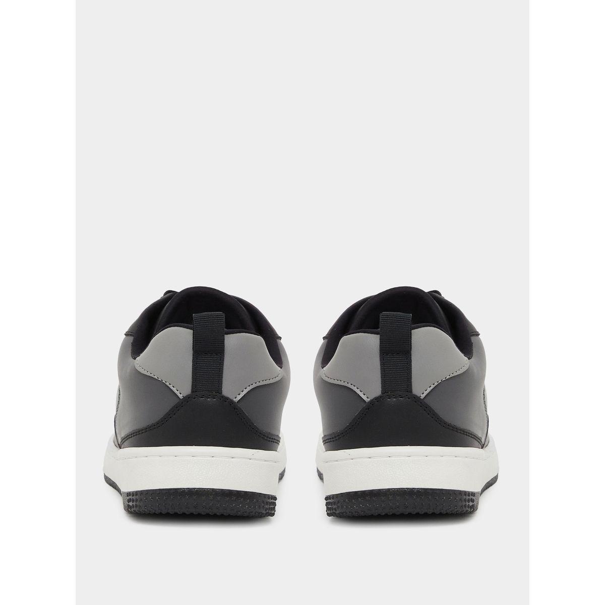 حذاء سنيكرز بنمط كتل الالوان ورباط غلق-men-shoes-sneakers-image-4