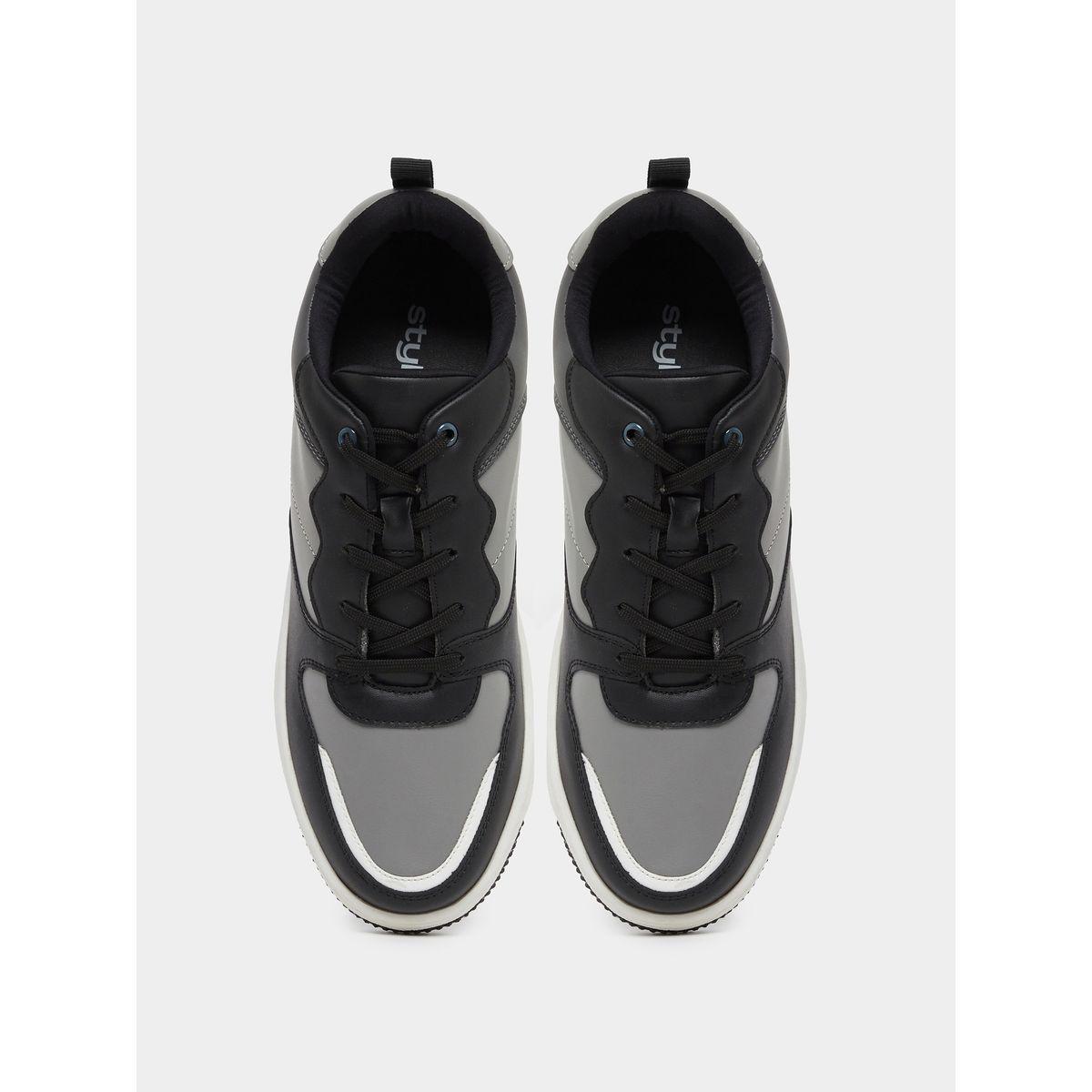 حذاء سنيكرز بنمط كتل الالوان ورباط غلق-men-shoes-sneakers-image-5