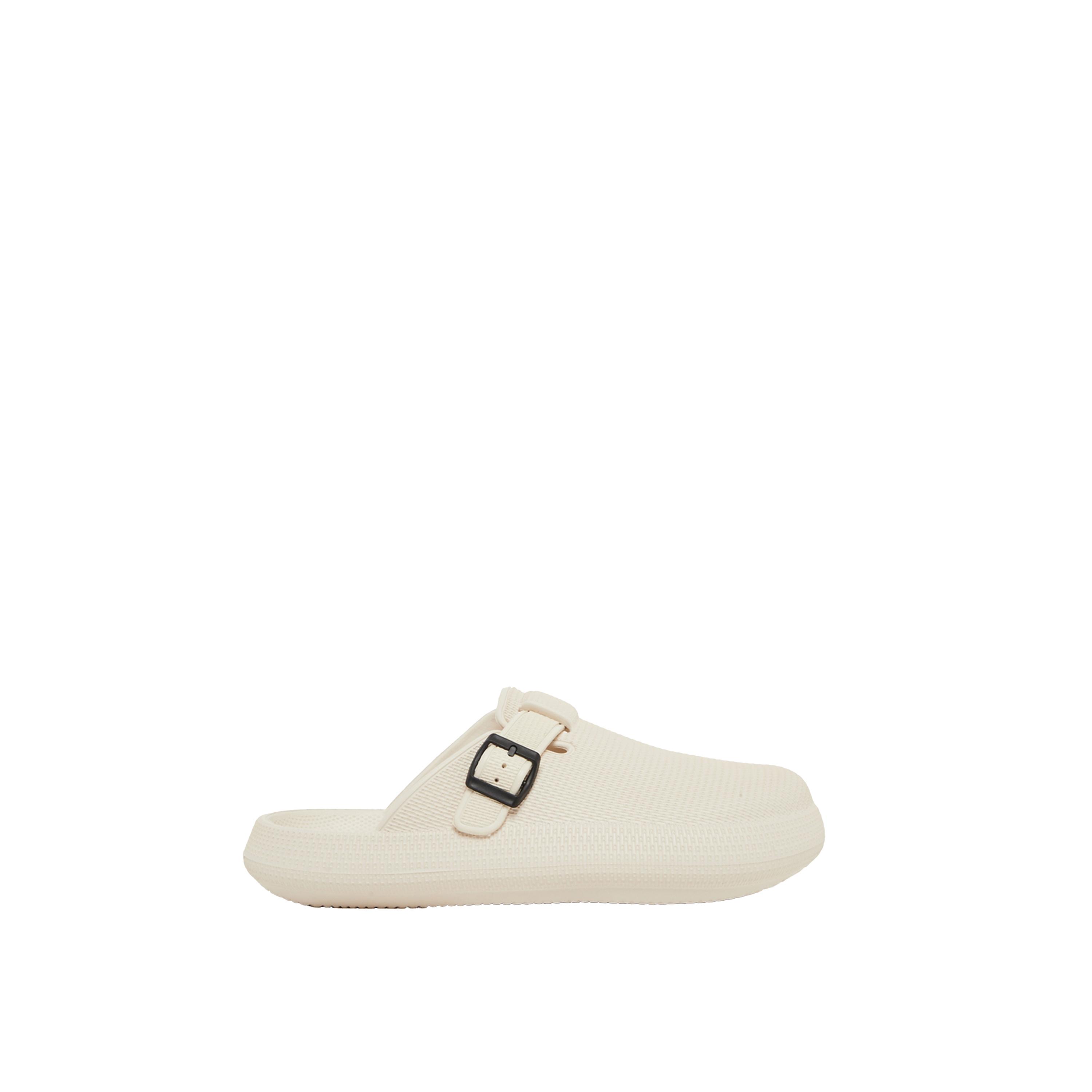 ستايلي -  صندل سهل الارتداء مزين بإبزيم-men-shoes-flipflopsandslides-image-1