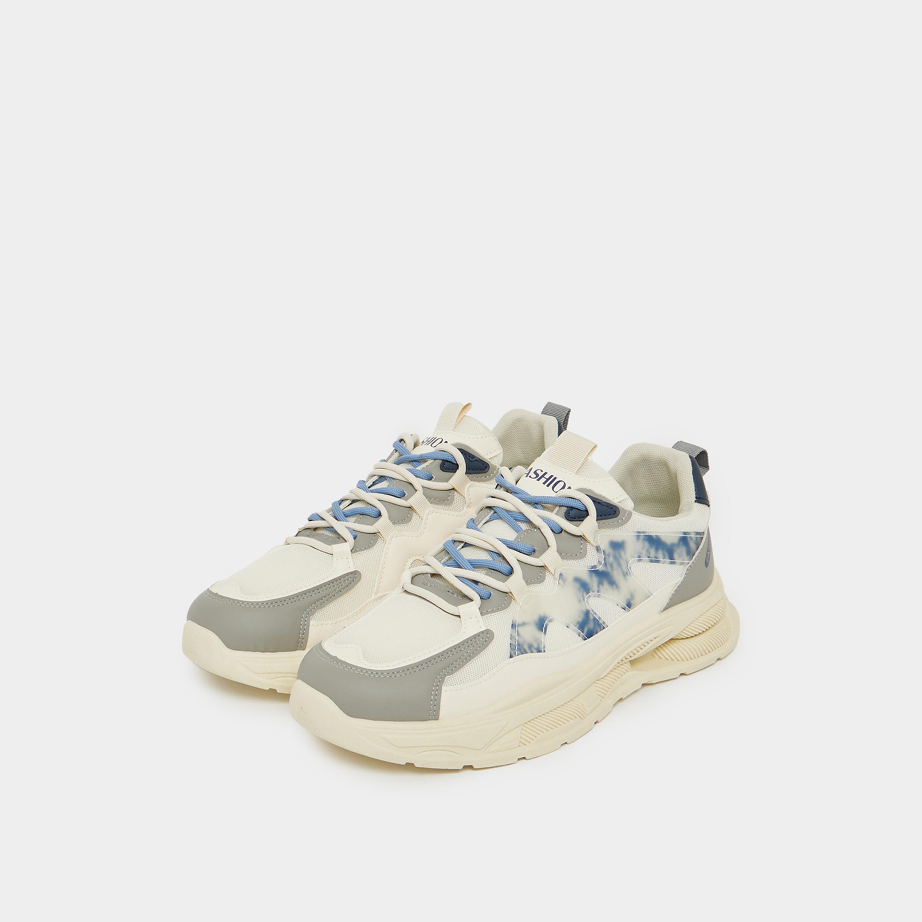 ستايلي - حذاء رياضي بنعل سميك بطبعة تجريدية ورباط-men-shoes-sneakers-image-2