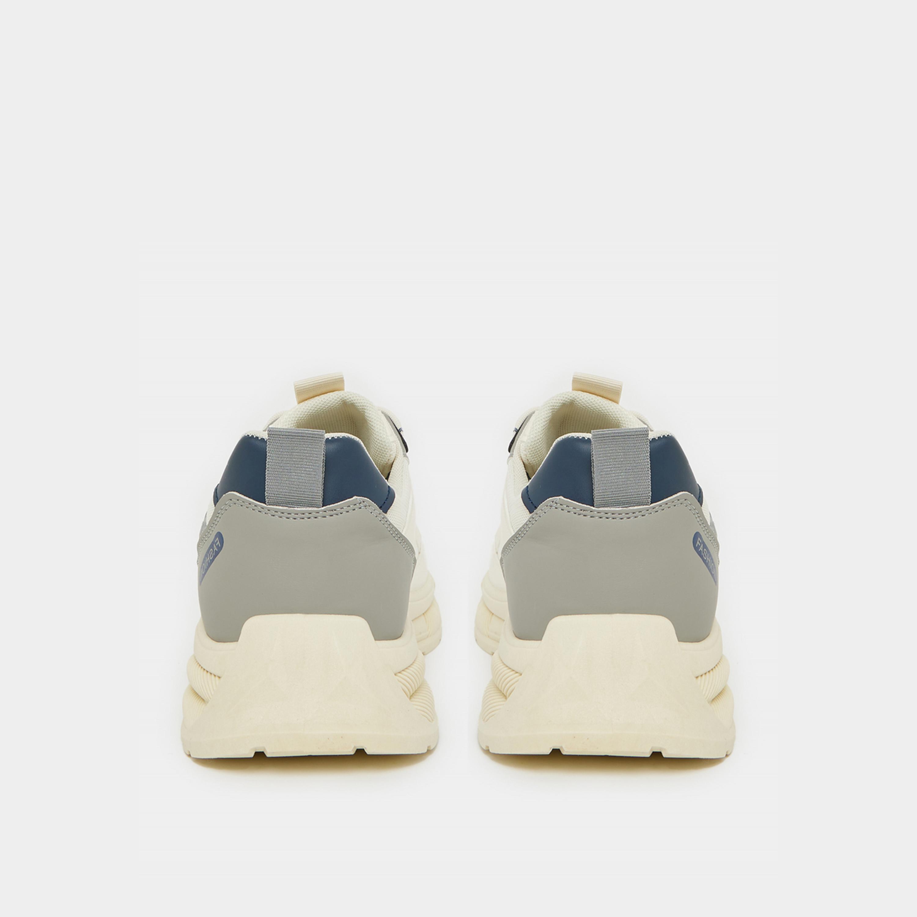 ستايلي - حذاء رياضي بنعل سميك بطبعة تجريدية ورباط-men-shoes-sneakers-image-4
