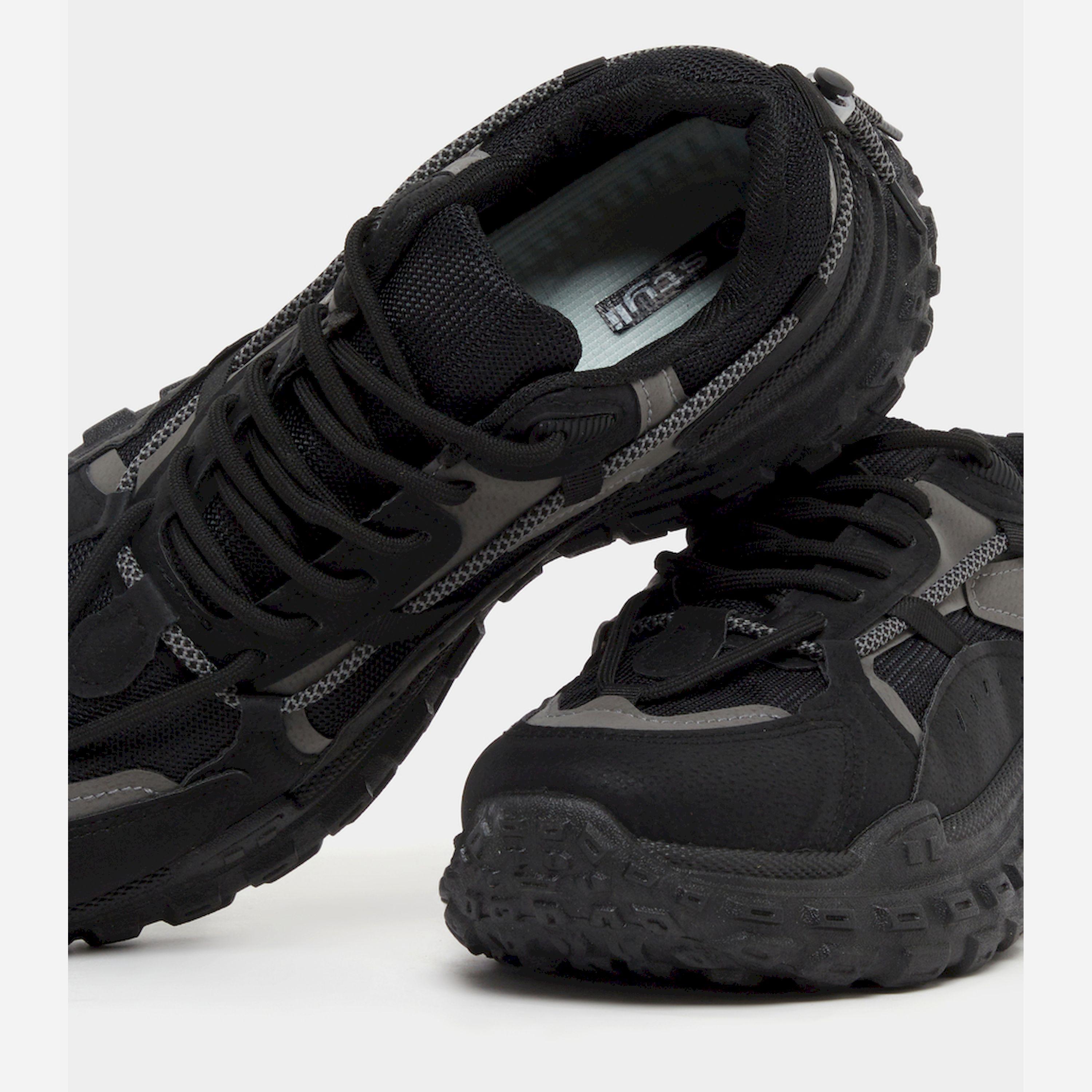 ستايلي - حذاء رياضي بتصميم تجريدي من الدانتيل ونعل سميك ورباط-men-shoes-sneakers-image-3