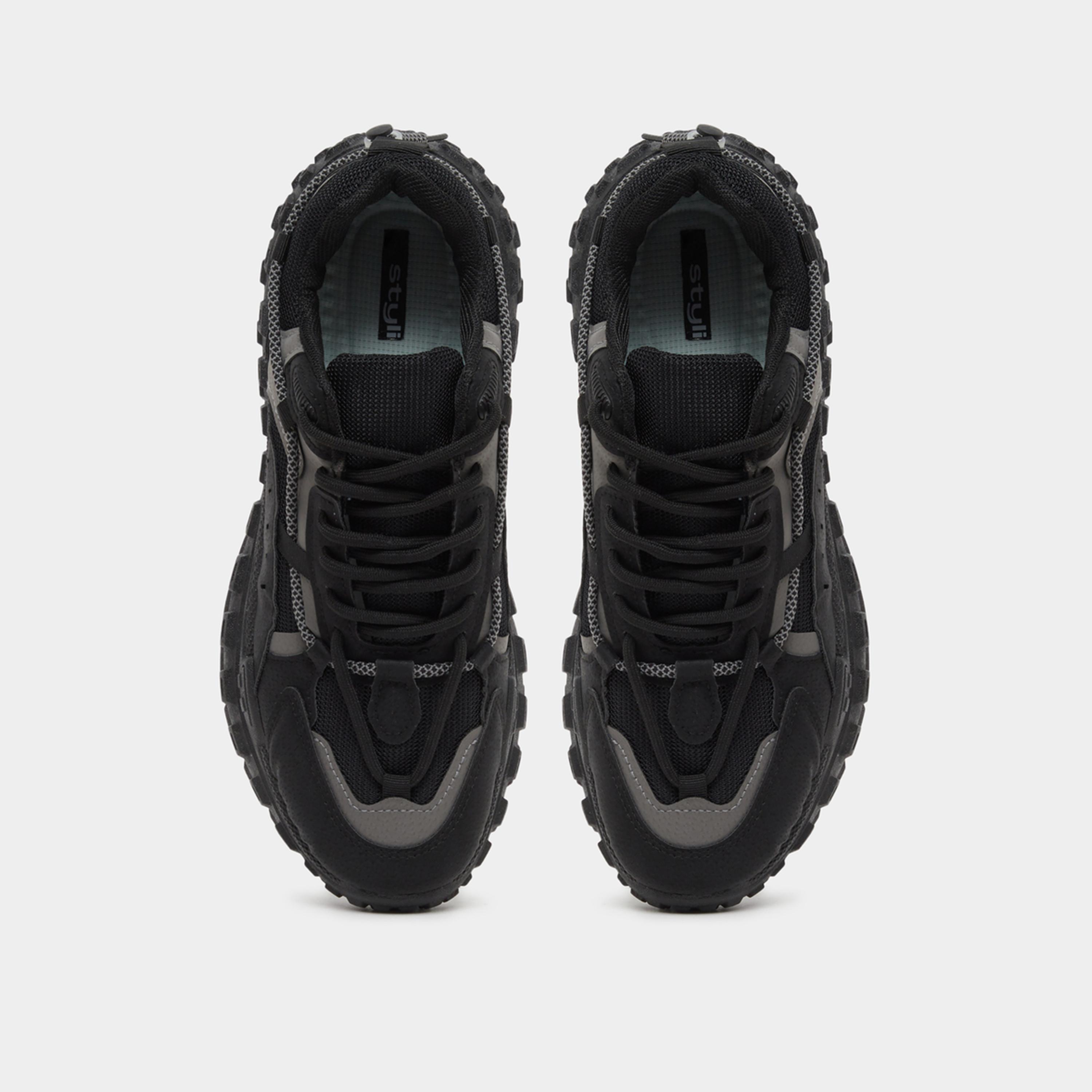ستايلي - حذاء رياضي بتصميم تجريدي من الدانتيل ونعل سميك ورباط-men-shoes-sneakers-image-5