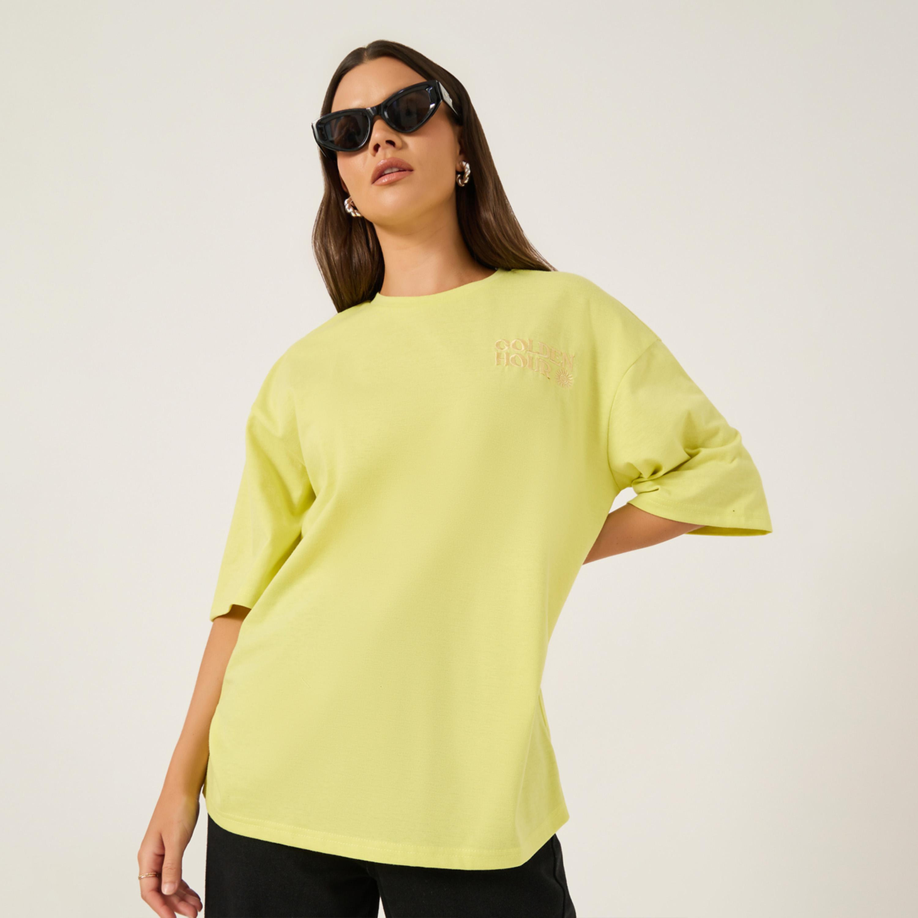 ستايلي - تي شيرت مطرز كبير الحجم بأكمام قصيرة-women-clothing-tshirts-image-1