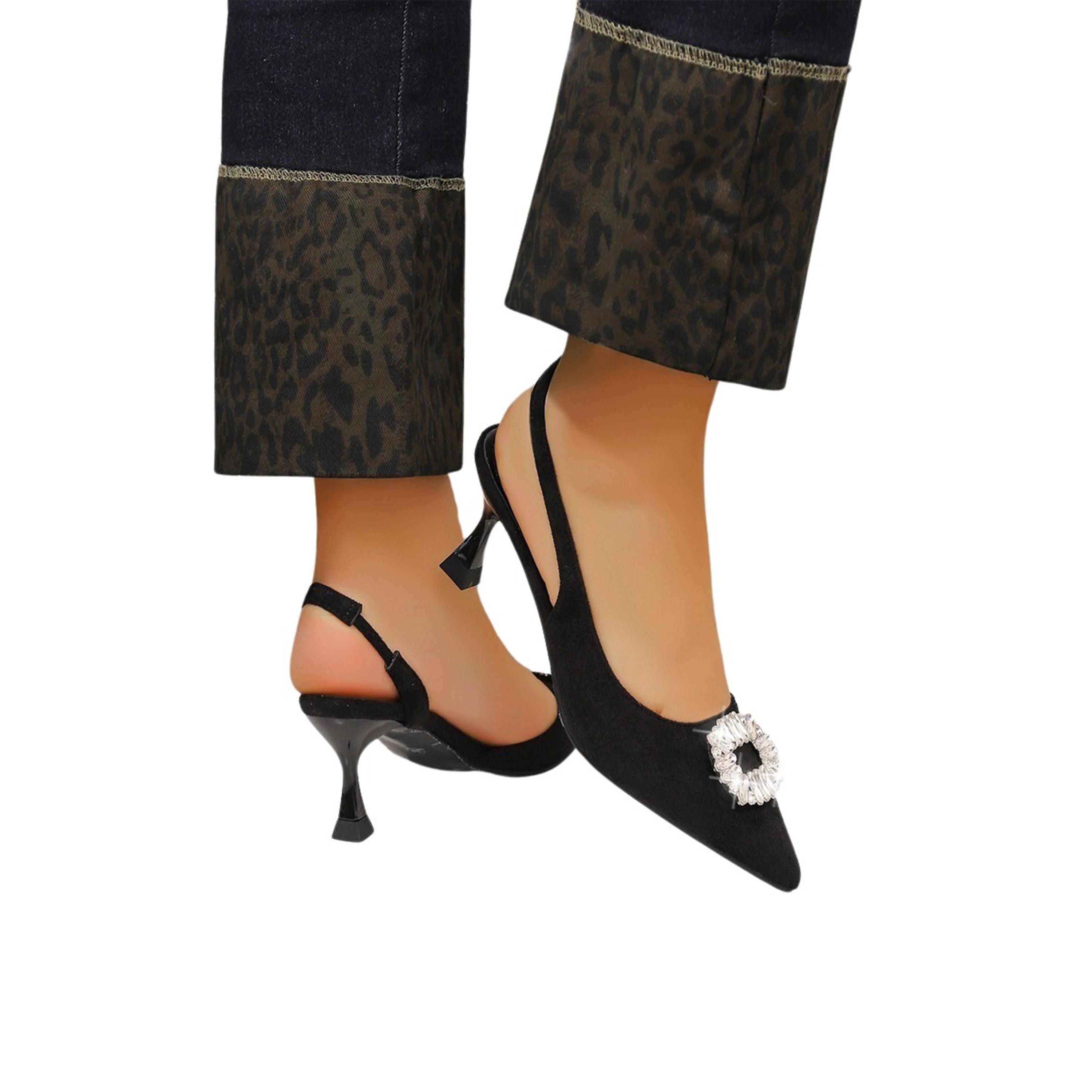 سنيك-أ-بيك × ستايلي - حذاء بكعب ستيليتو وإبزيم من أحجار الراين ومقدمة مدببة-women-shoes-heels-image-3