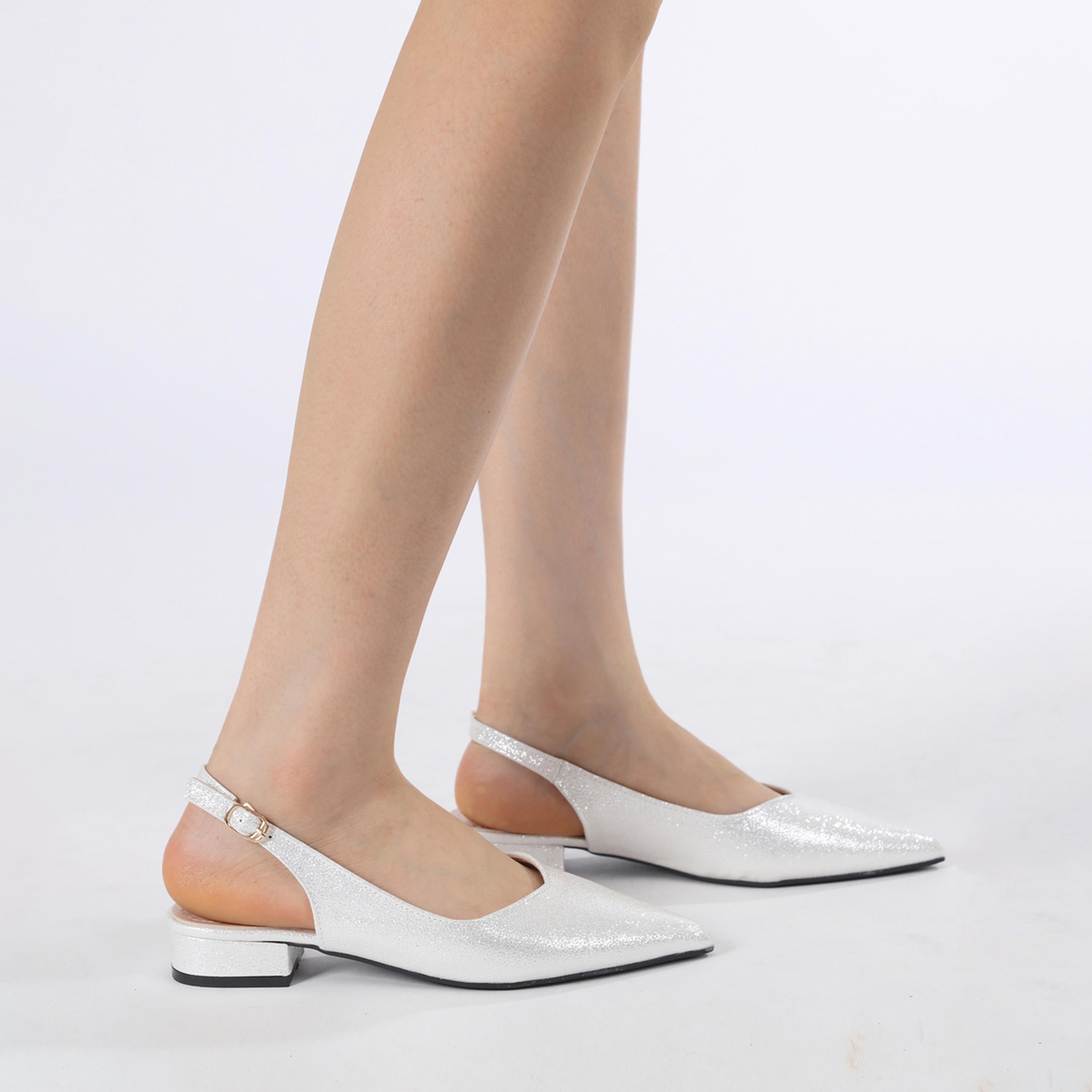 سنيك أبيك × ستايلي - حذاء لامع بكعب عريض ومقدمة مدببة-women-shoes-heels-image-3