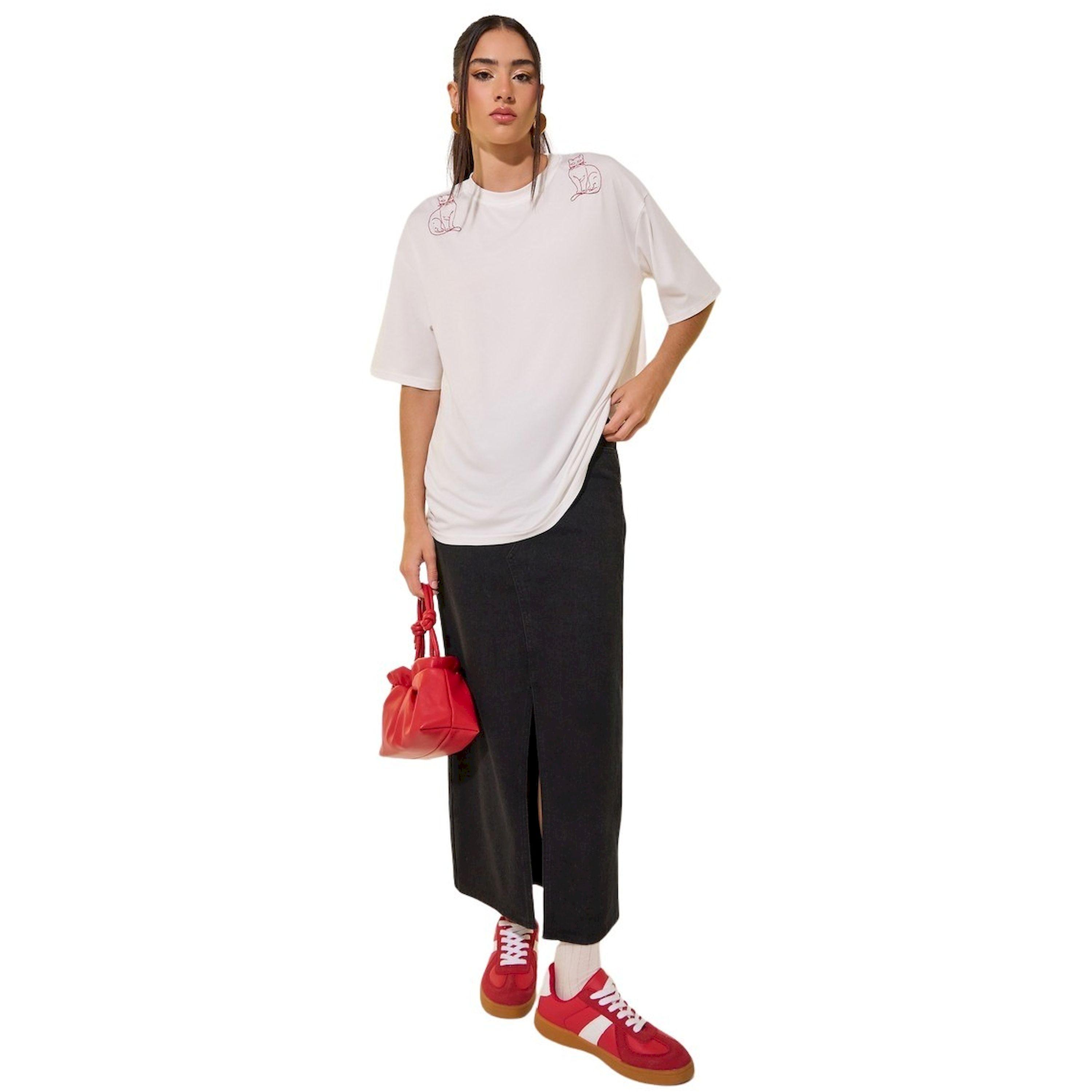 Styli Embroidered Detail Round Neck Oversized T-Shirt-women-clothing-tshirts-image-2