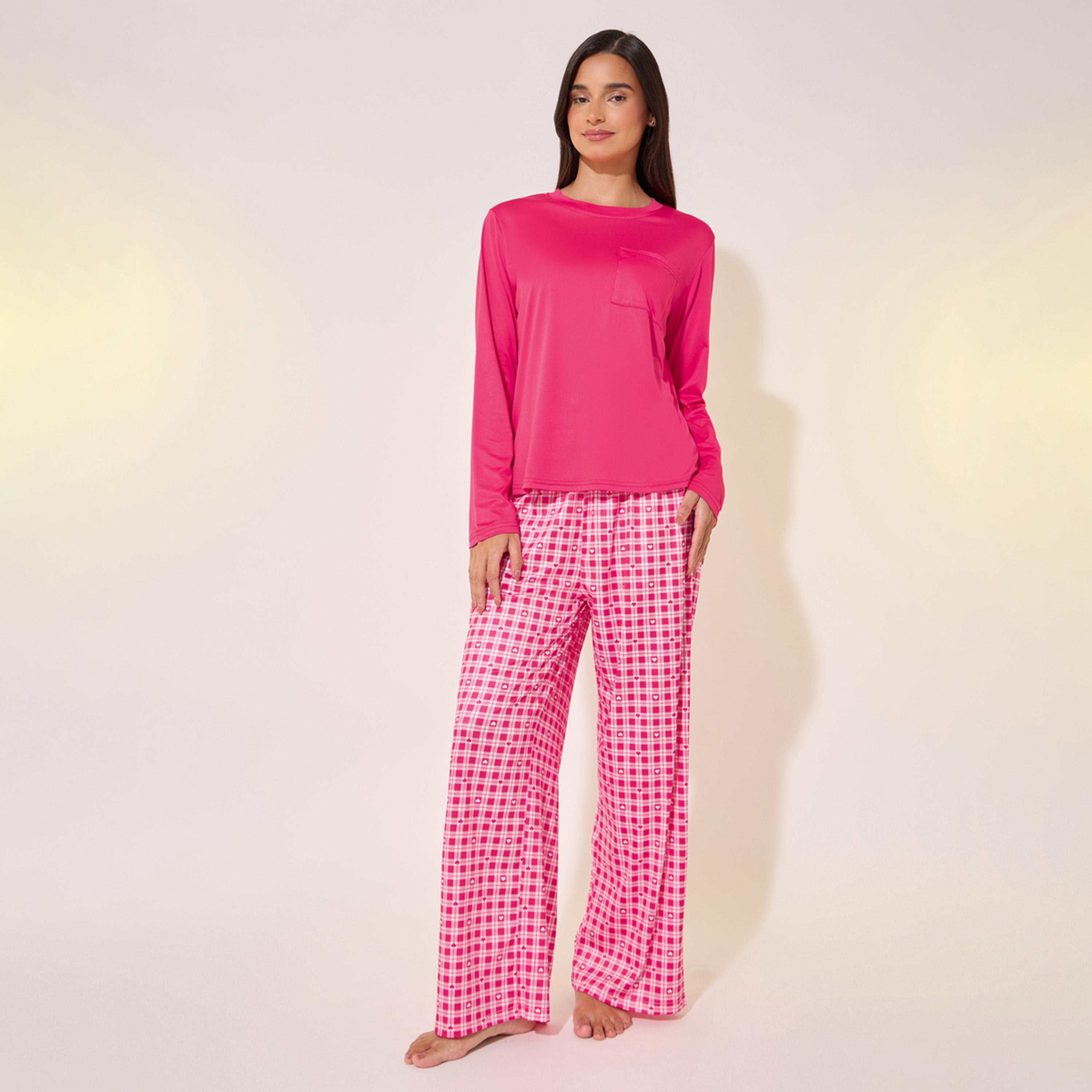 ستايلي - طقم تي شيرت بأكمام طويلة وياقة مستديرة مع بنطال بيجامة مربعات-women-clothing-nightwear-pyjamas-longsets-image-1