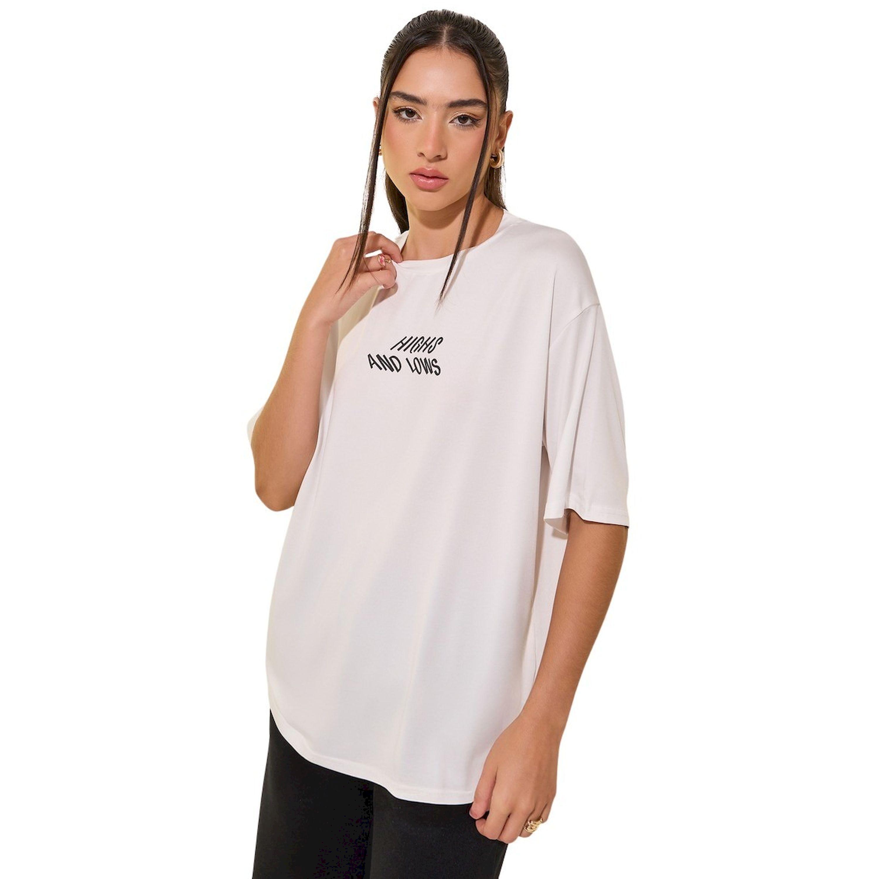 ستايلي -  تي شيرت بطباعة شعار بأكمام قصيرة ومقاس كبير-women-clothing-tshirts-image-4