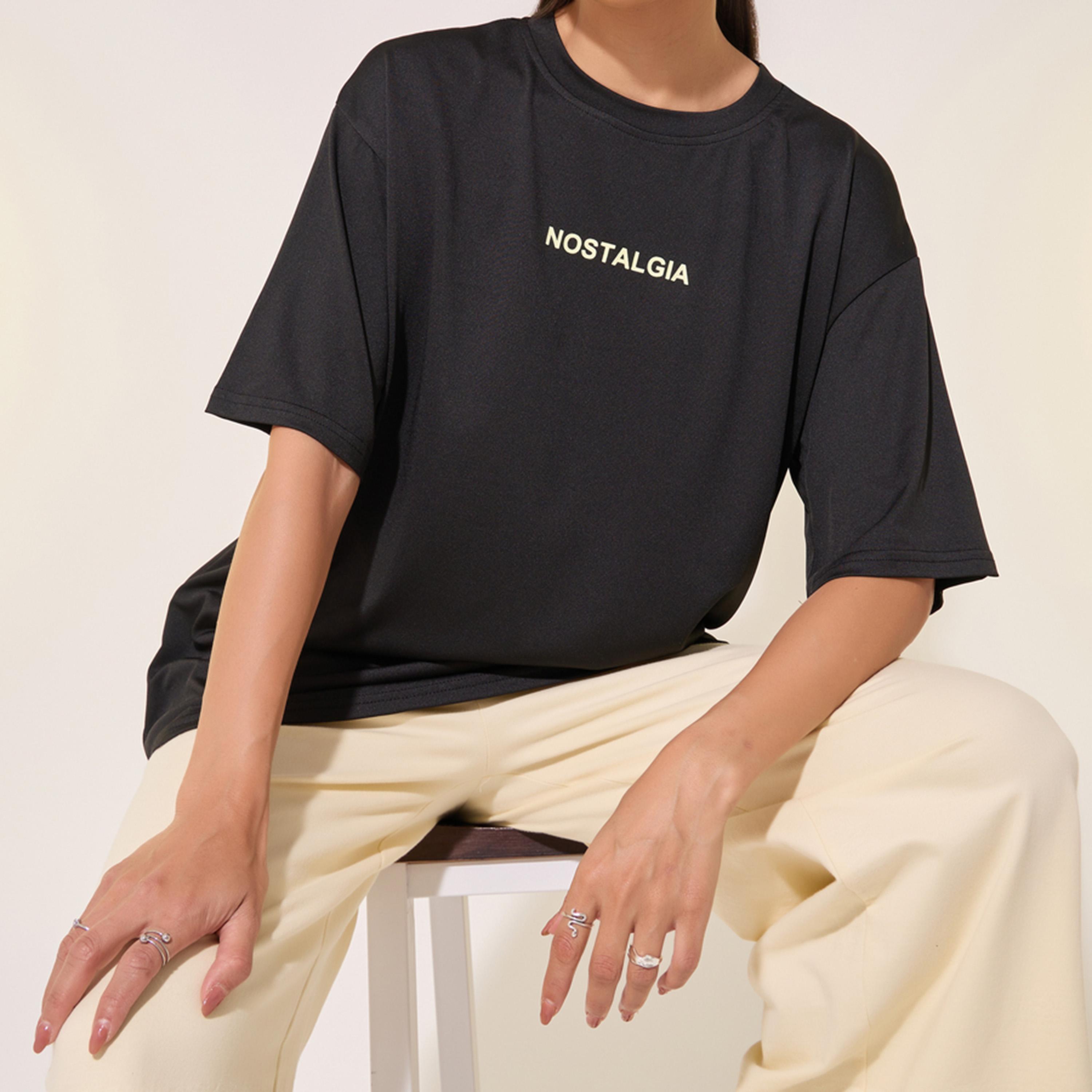 ستايلي - تي شيرت كبير الحجم بطبعة شعار برقبة دائرية-women-clothing-tshirts-image-1