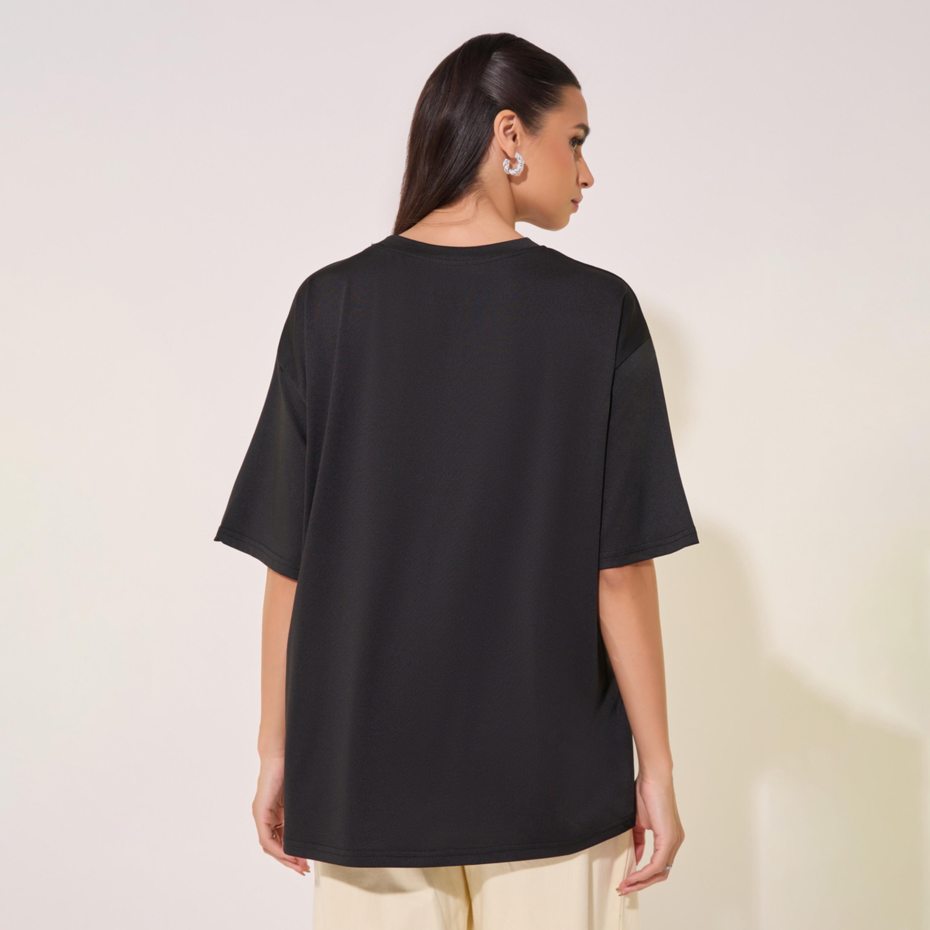 ستايلي - تي شيرت كبير الحجم بطبعة شعار برقبة دائرية-women-clothing-tshirts-image-6