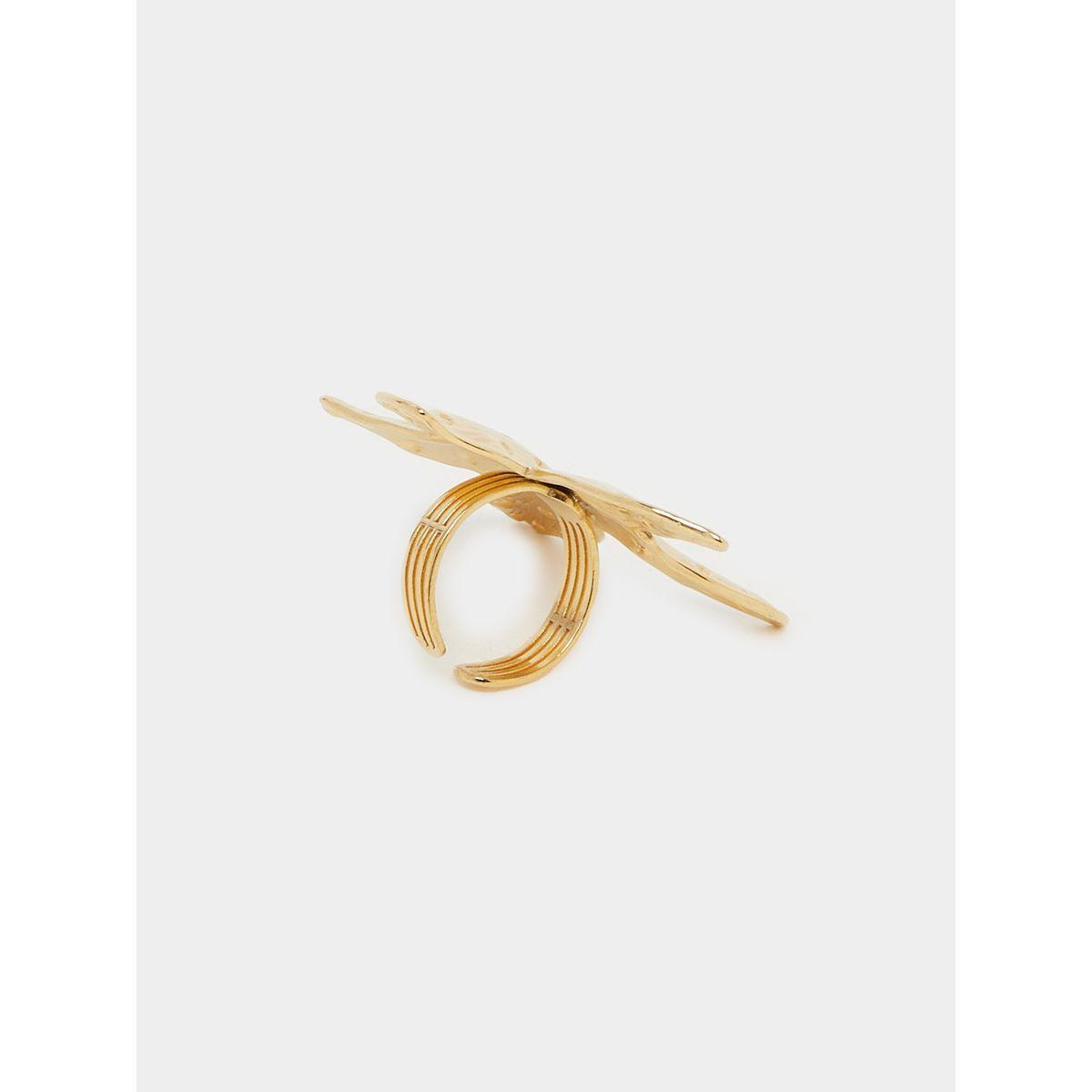 خاتم يد بتفاصيل بارزة الملمس-women-watchesandjewellery-jewellery-rings-image-1