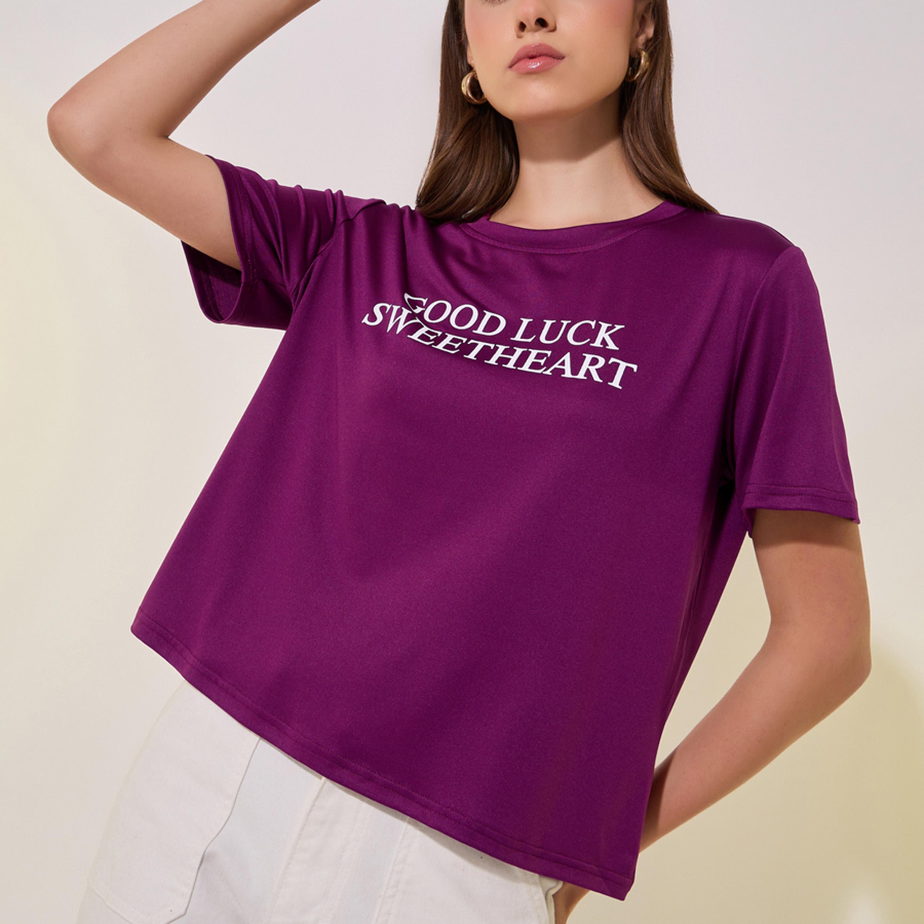 ستايلي - تي شيرت بقصّة عادية ورقبة دائرية وطبعة شعار-women-clothing-tshirts-image-3