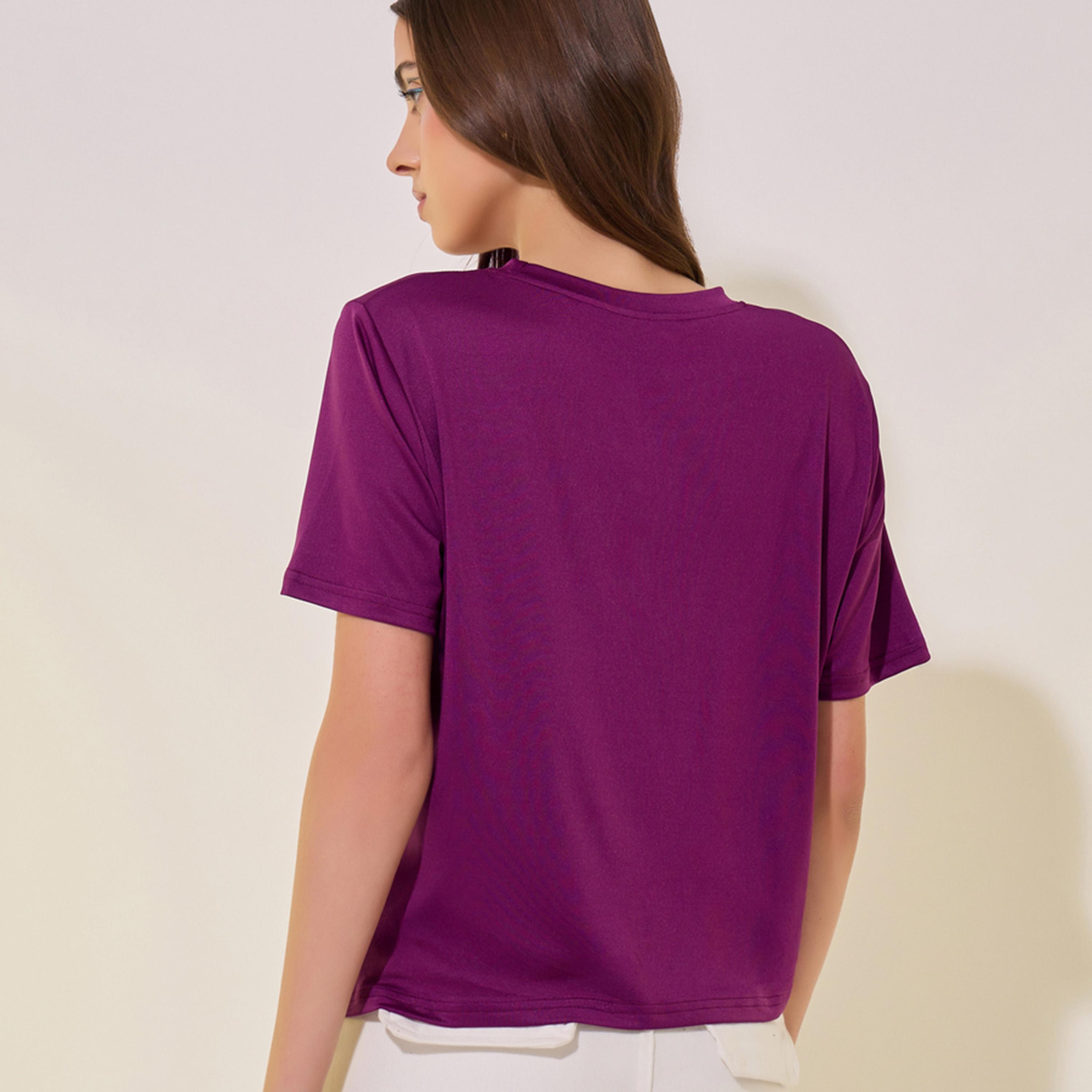 ستايلي - تي شيرت بقصّة عادية ورقبة دائرية وطبعة شعار-women-clothing-tshirts-image-5