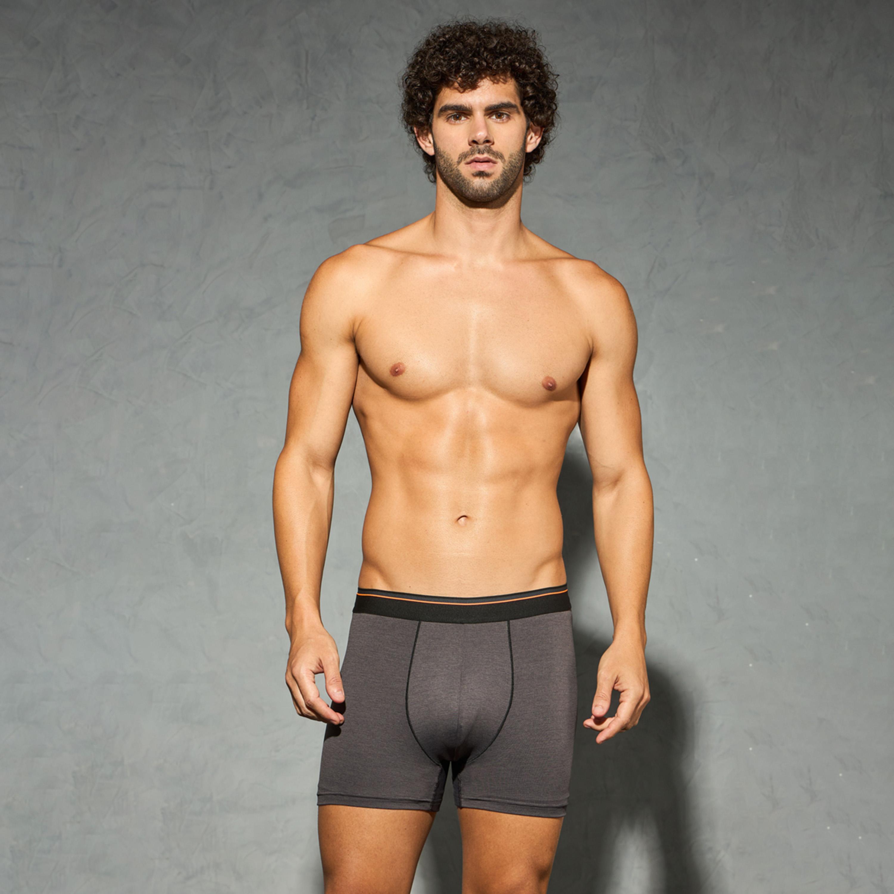 تكنو سبورت × ستايلي - شورت رجالي من سادة مع ايلاستو لايت-men-clothing-innerwear-underwear-image-3