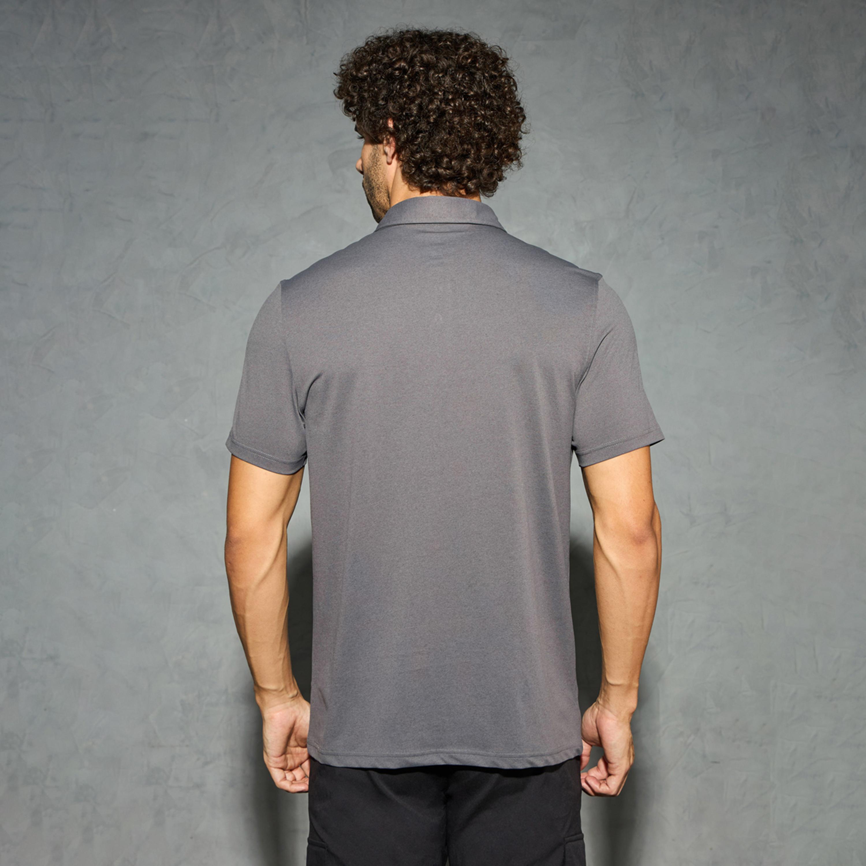 تكنو سبورت × ستايلي - تي شيرت بولو رياضي رجالي من بقصة ضيقة مع كوت فليكس-men-clothing-sportswearandactivewear-tshirtsandpolos-image-4