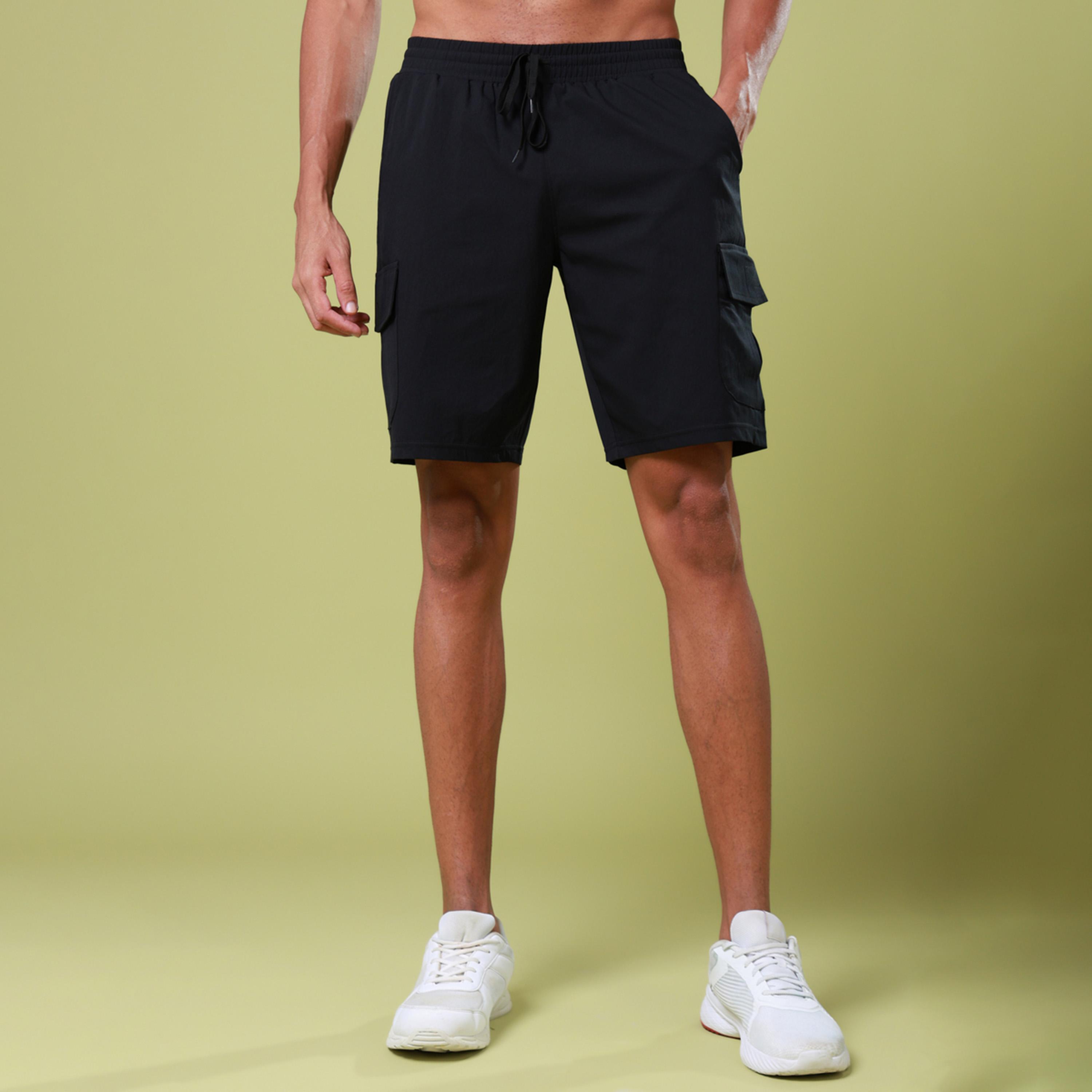 تكنو سبورت × ستايلي - شورت رياضي رجالي ضيق مع تس فليكسي-sports-men-clothing-bottoms-shorts-image-1