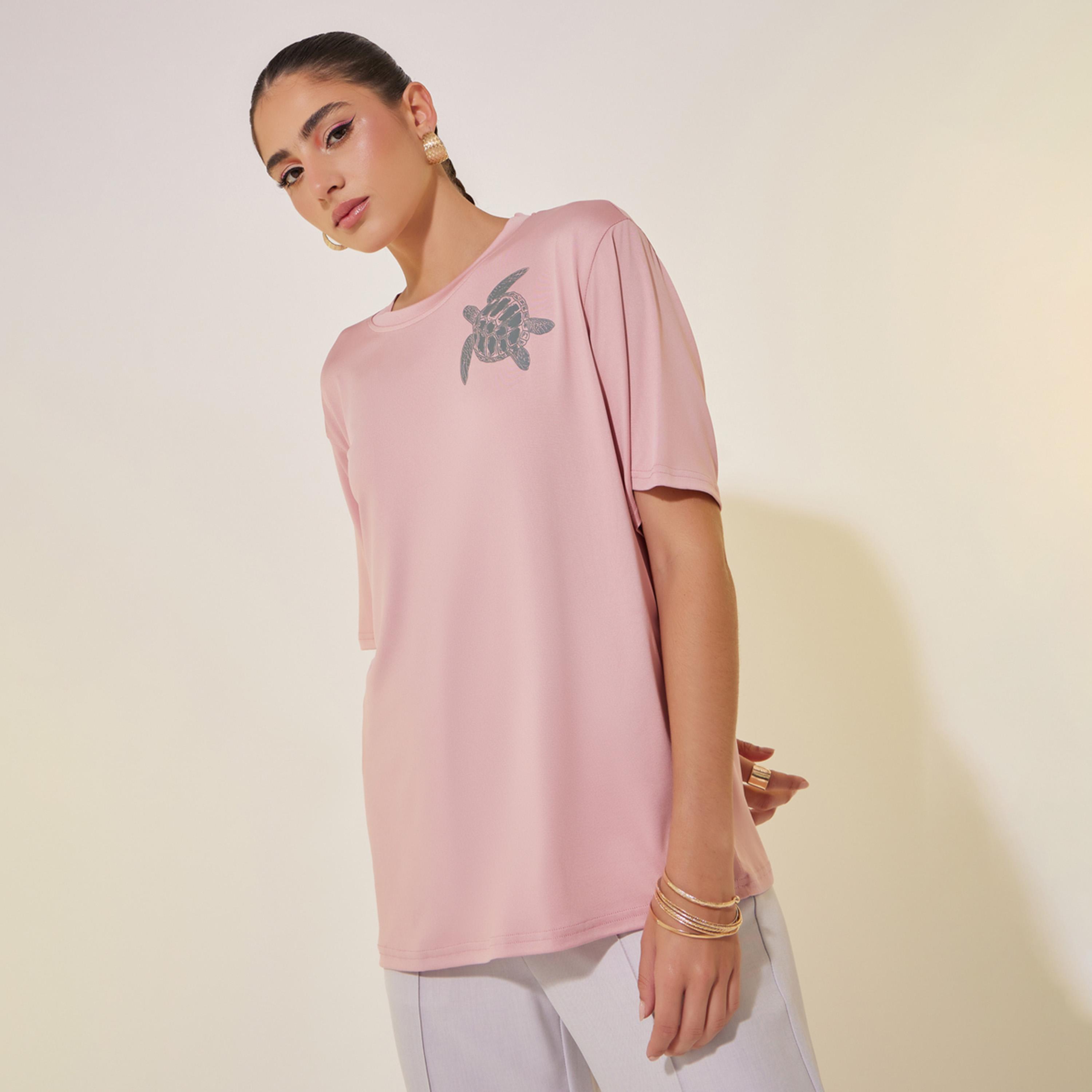 تيشيرت فضفاض بطبعة جرافيك مع ياقة دائرية-women-clothing-tshirts-image-3