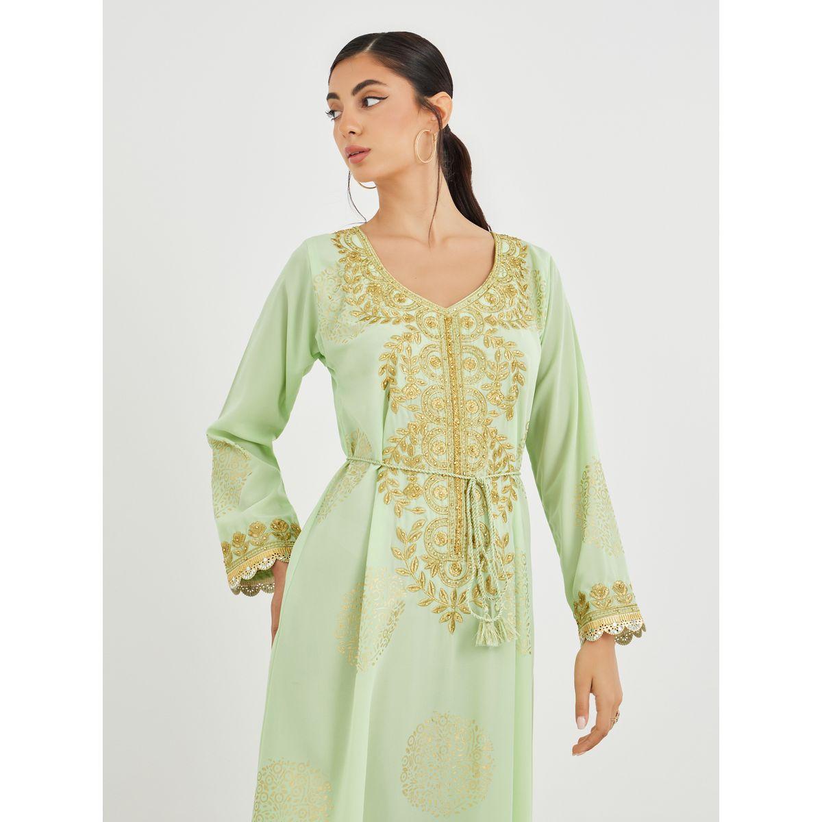 جلابية بطبعة فويل لامعة وتفاصيل دانتيل مُطرزة-women-arabicclothing-jalabiyas-image-3