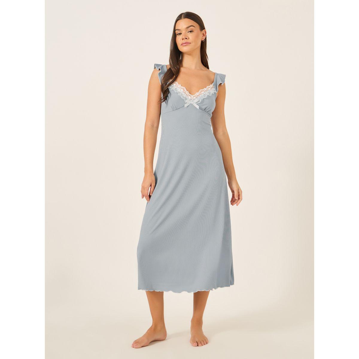 قميص نوم بياقة عميقة وتفاصيل دانتيل-women-clothing-nightwear-nighties-image-1