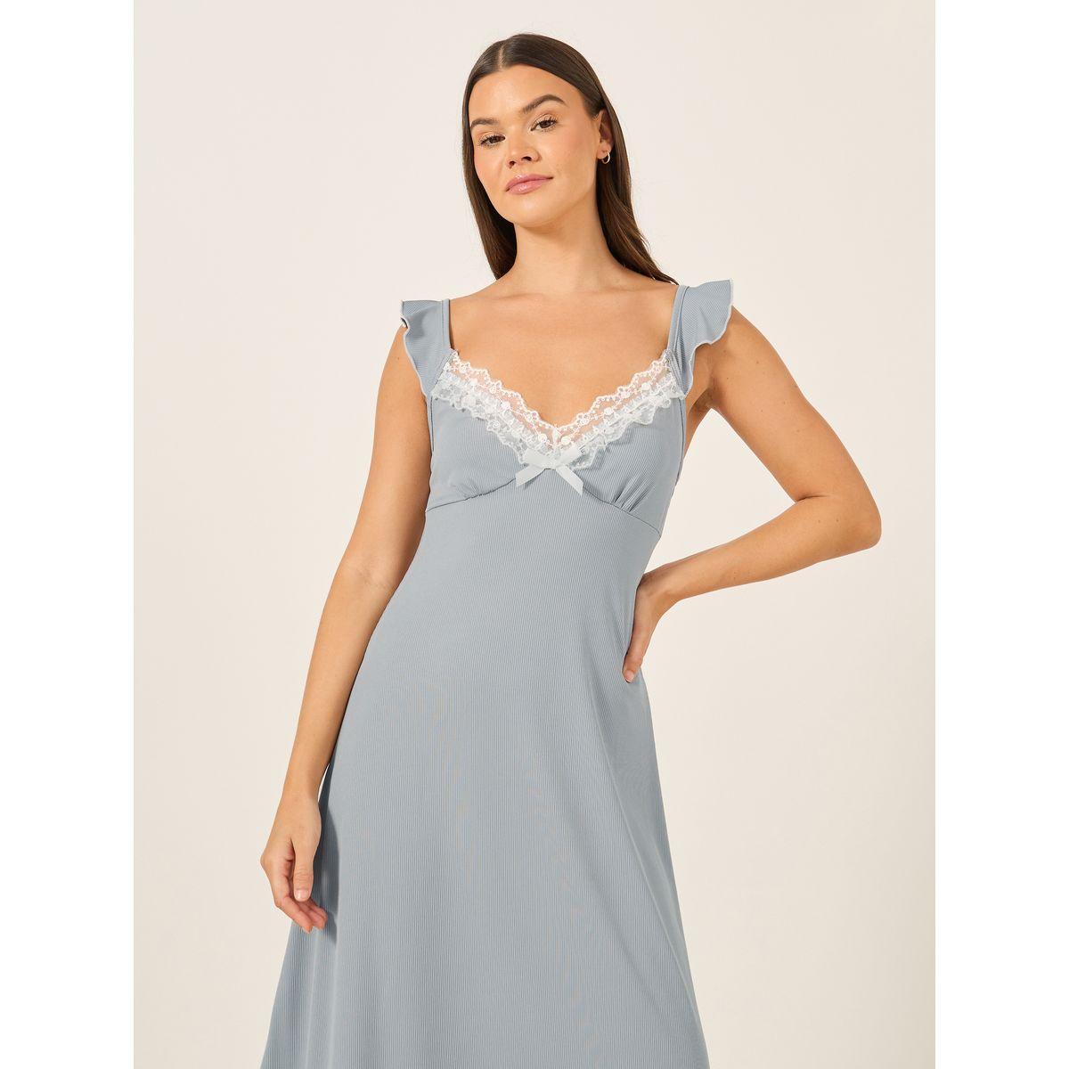 قميص نوم بياقة عميقة وتفاصيل دانتيل-women-clothing-nightwear-nighties-image-2