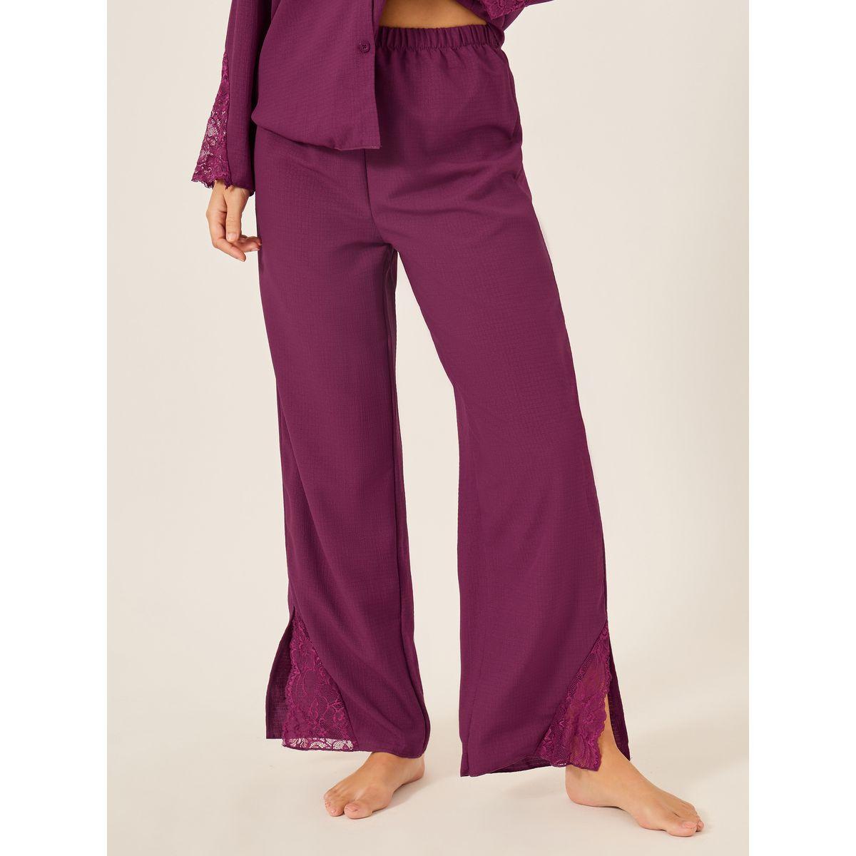 طقم بيجاما من بنطال وبلوزة بتفاصيل دانتيل-women-clothing-nightwear-pyjamas-longsets-image-5