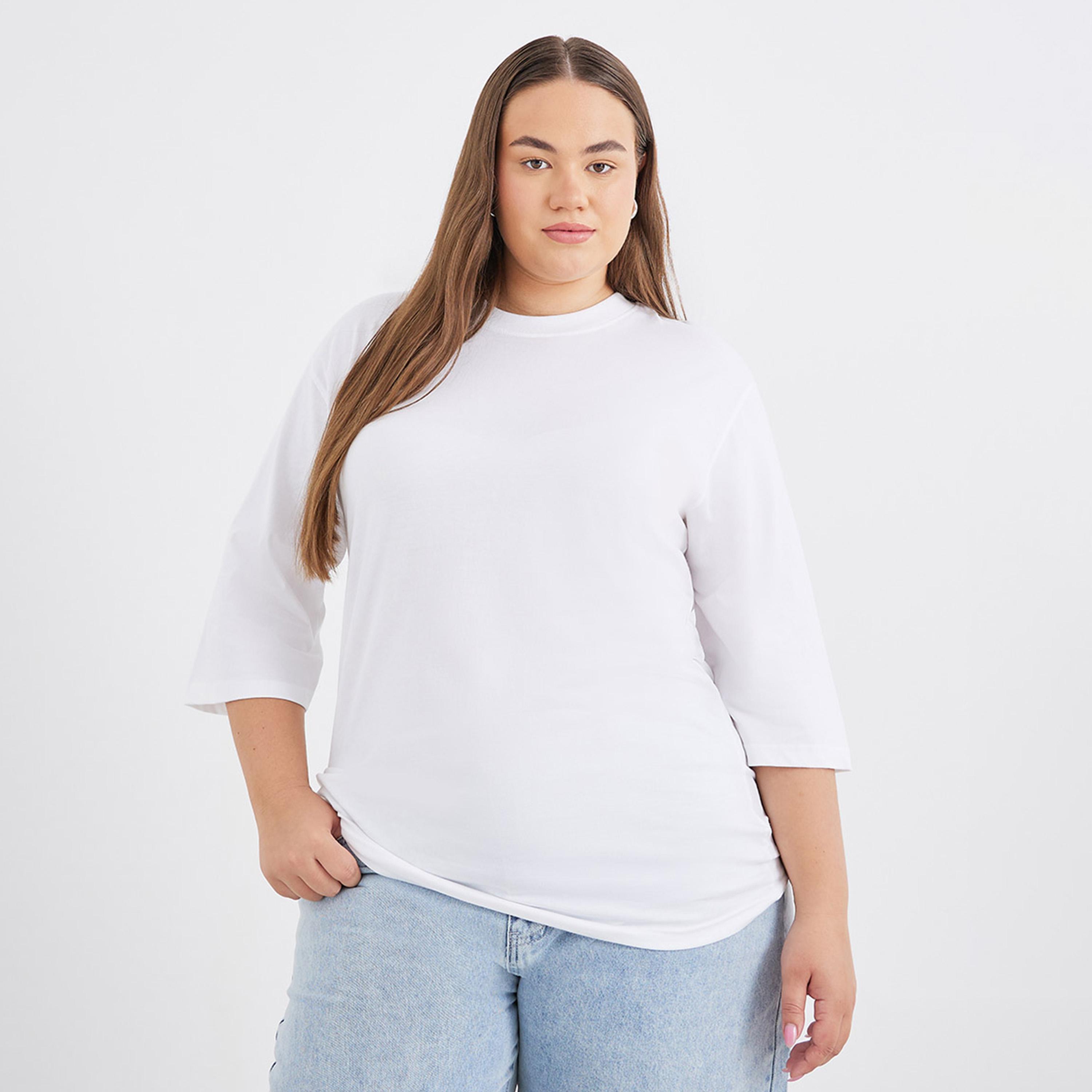 Styli Plus Size Isola di Carlo Printed T-Shirt with Dropped Shoulder-women-clothing-tshirts-image-1