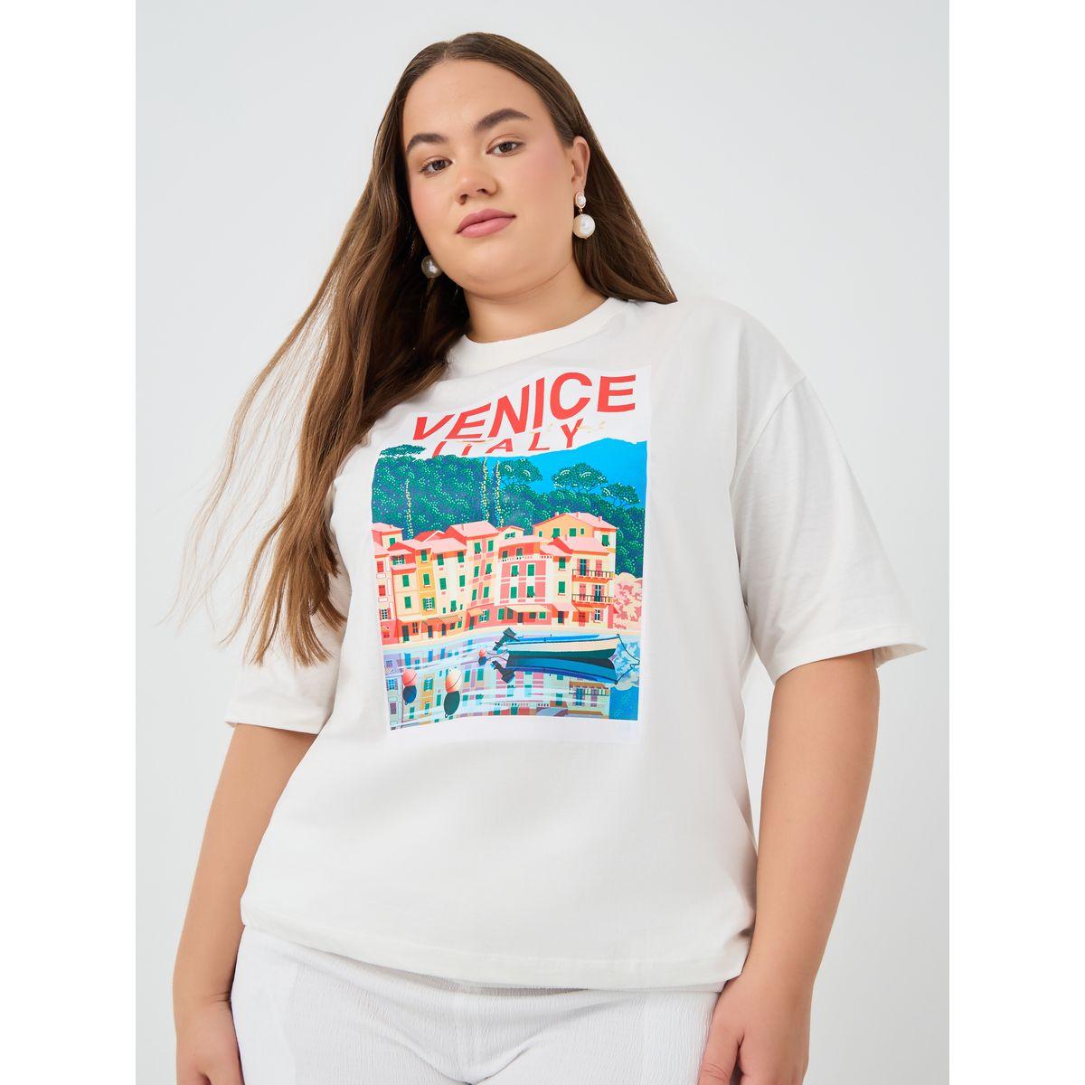 تيشيرت بمقاس كبير وطبعة جرافيك مع أكمام قصيرة-women-clothing-tshirts-image-1