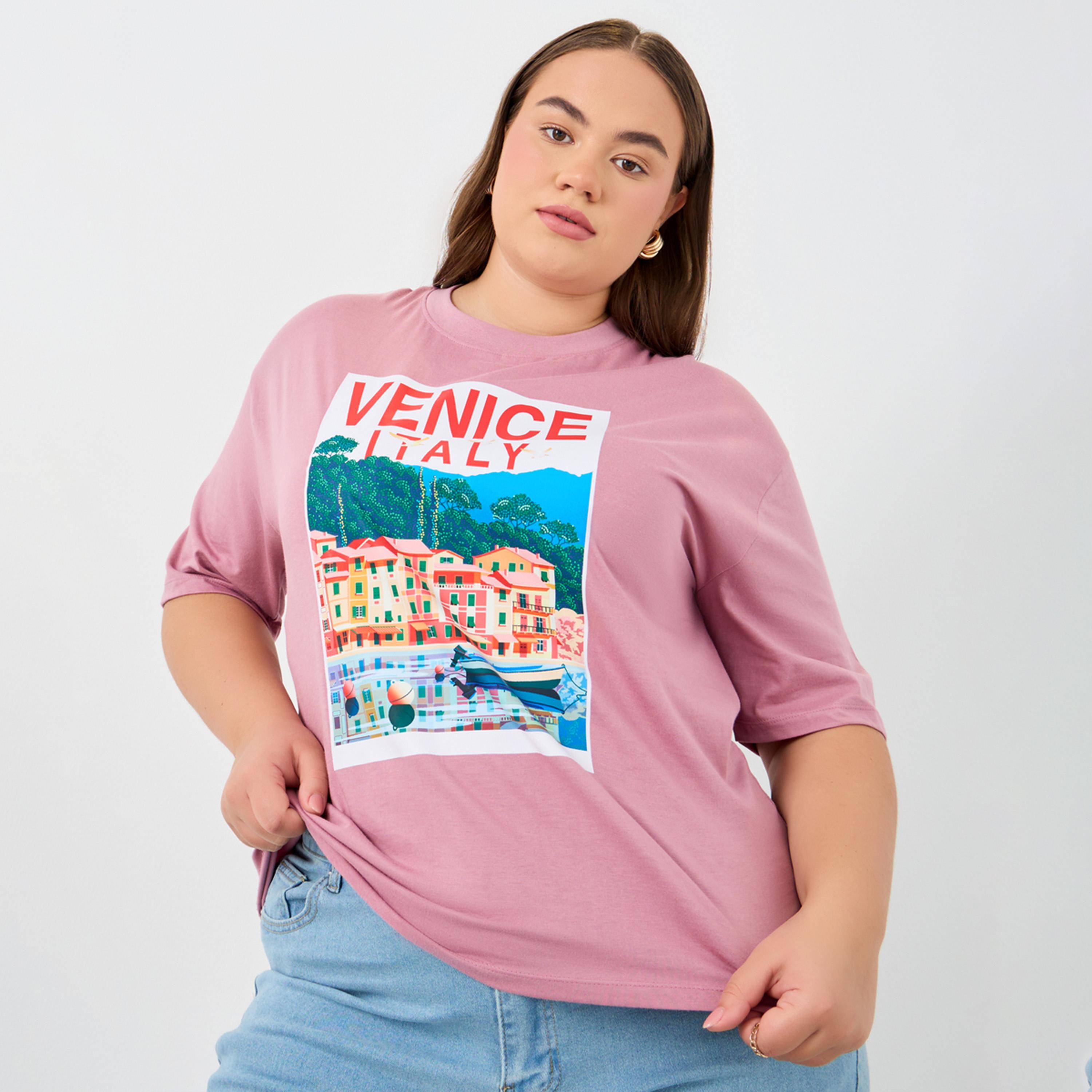 ستايلي - تي شيرت جرافيكي مقاس كبير بطبعة مدينة البندقية الإيطالية-women-clothing-tshirts-image-1